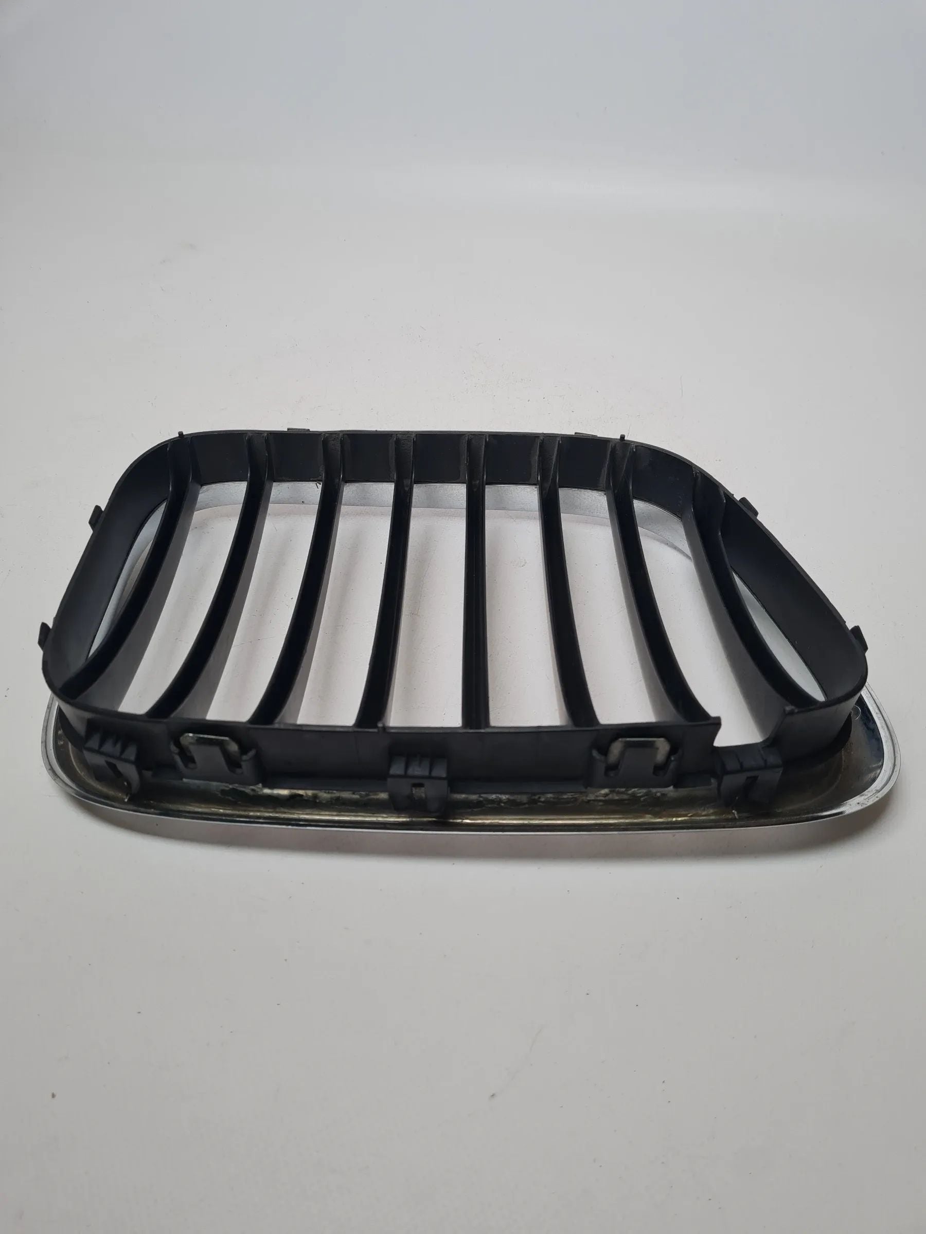 Original BMW X5 (E53) Kühlergrill Vorne Rechts 8247673