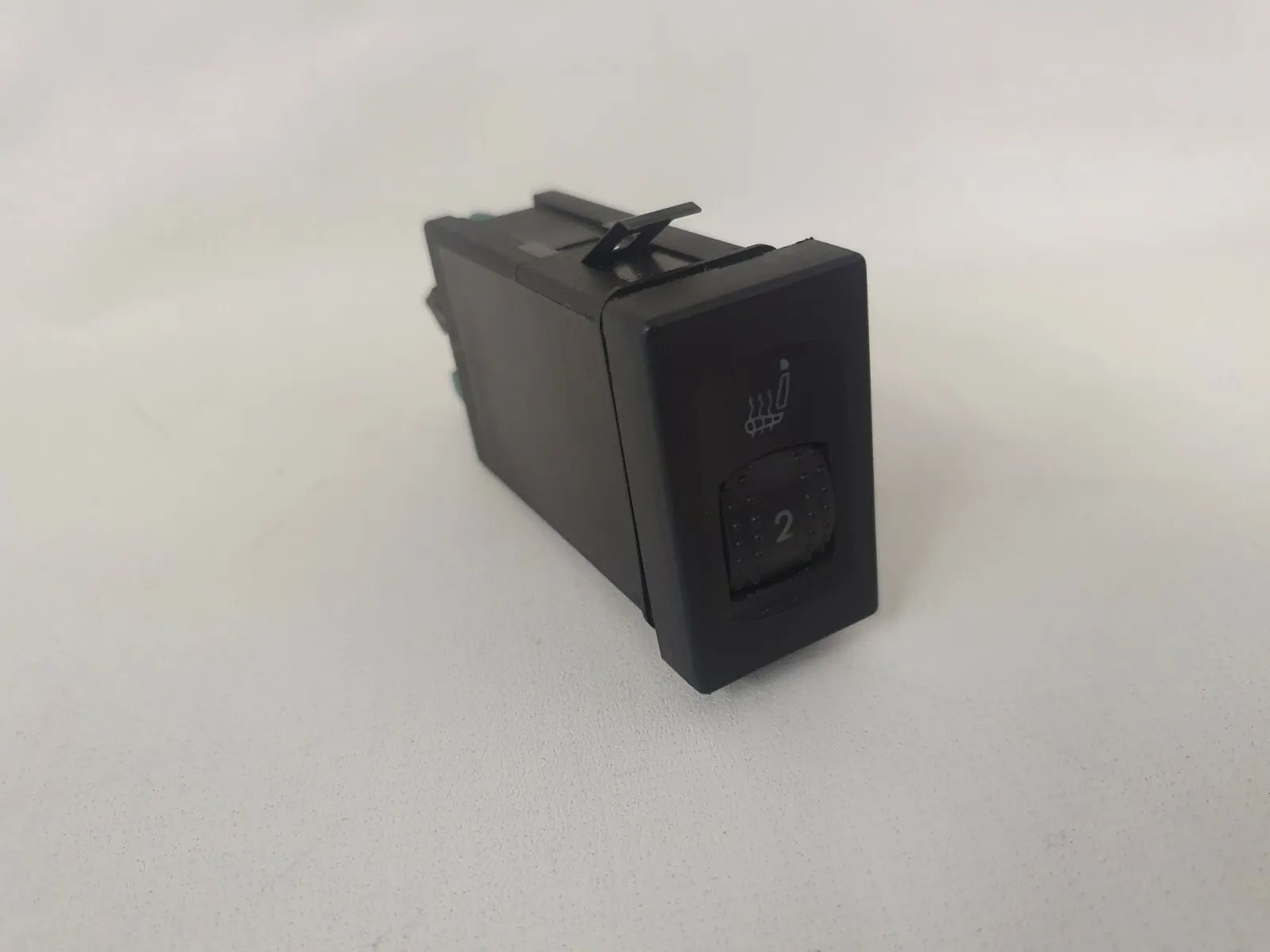 อะไหล่แท้ VW Passat 3B B5 สวิตช์ฮีตเตอร์ที่นั่งซ้าย 3B0963563