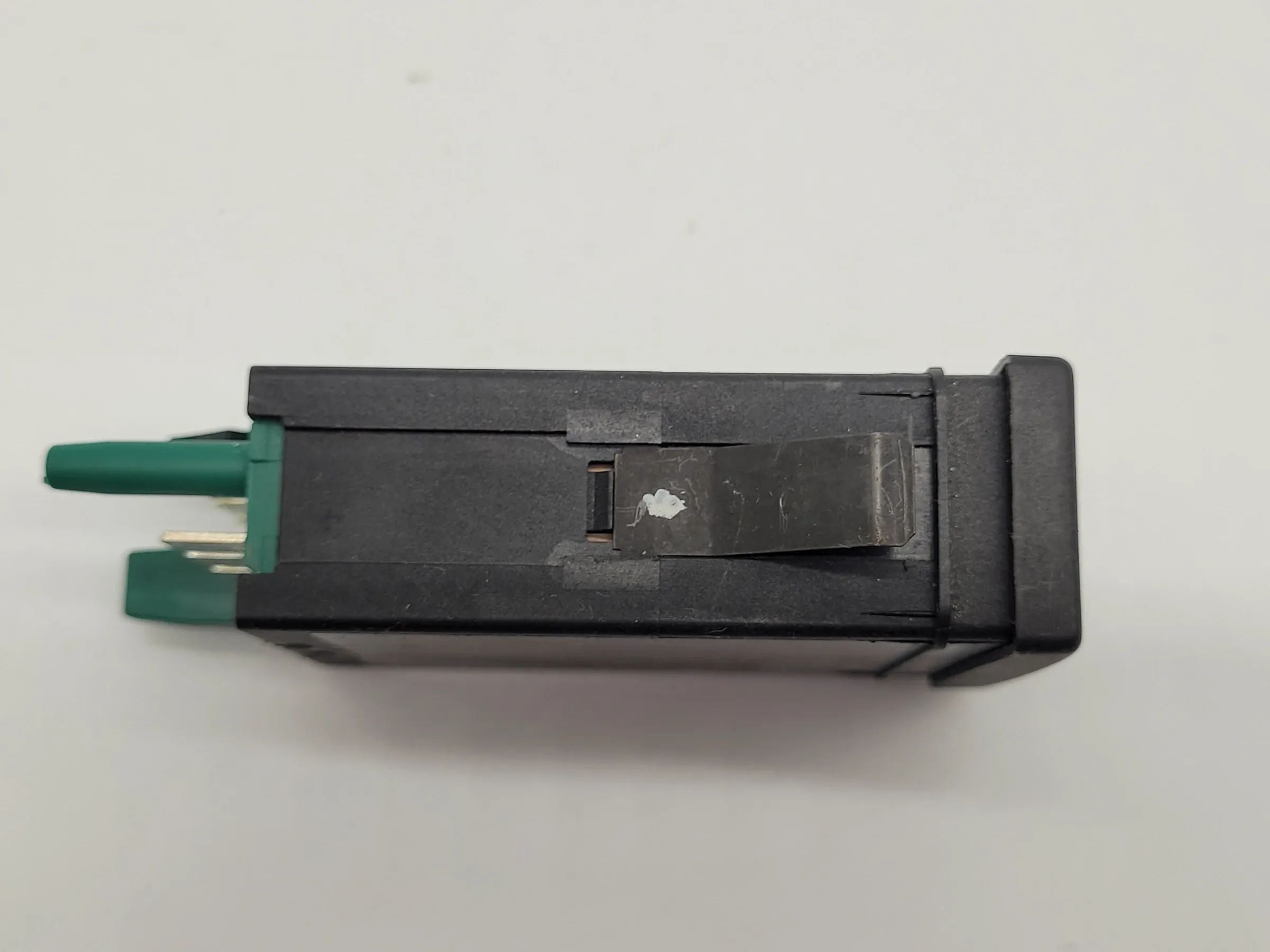 Original AUDI A4 (8D2/B5) Schalter Sitzheizung, 8D0963563