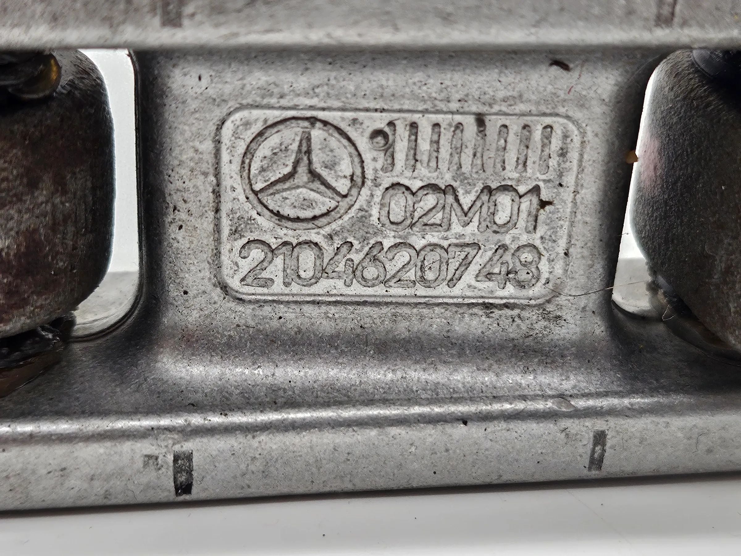 Original MERCEDES-BENZ C-Klasse W203 Lenksäulenwelle Gelenk 2104620748