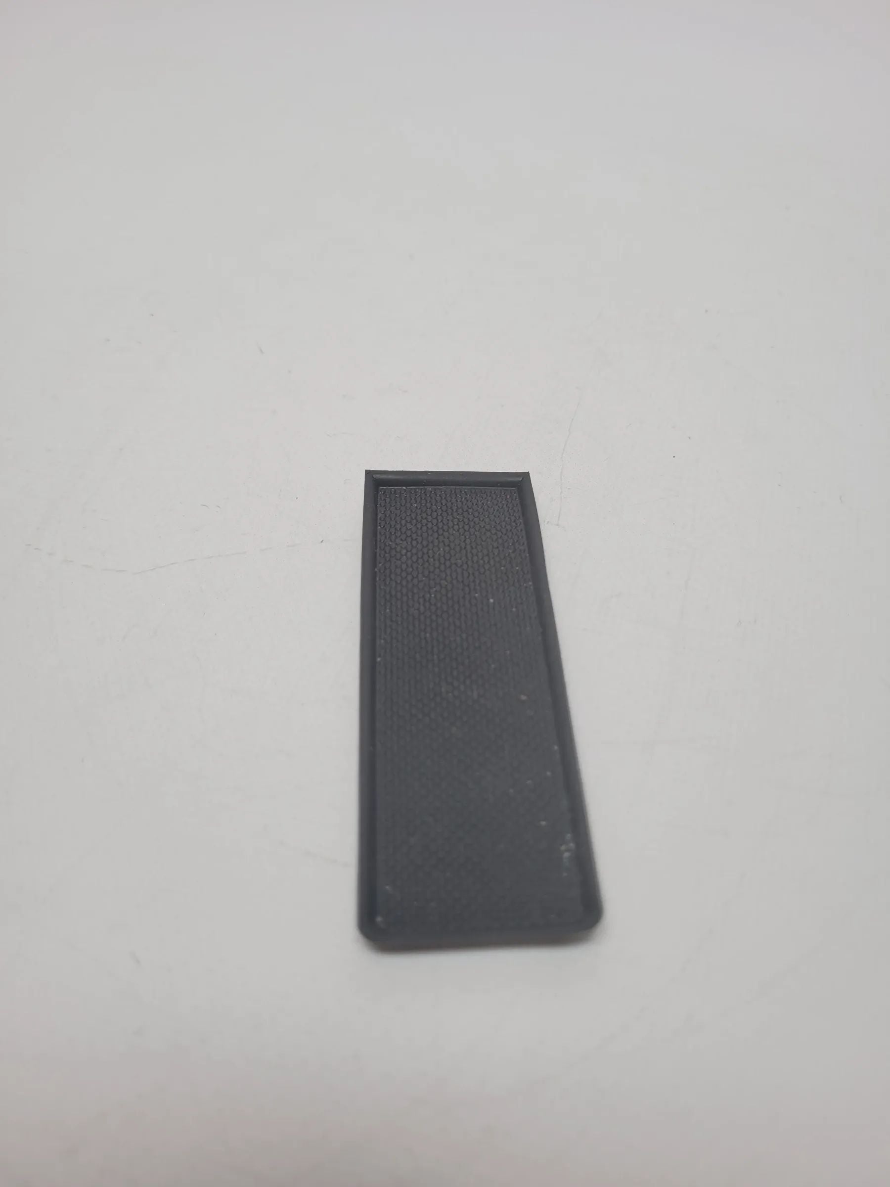 Original Audi A4 (8E/B6/B7) Gummimatte Münzfach 8p0863301