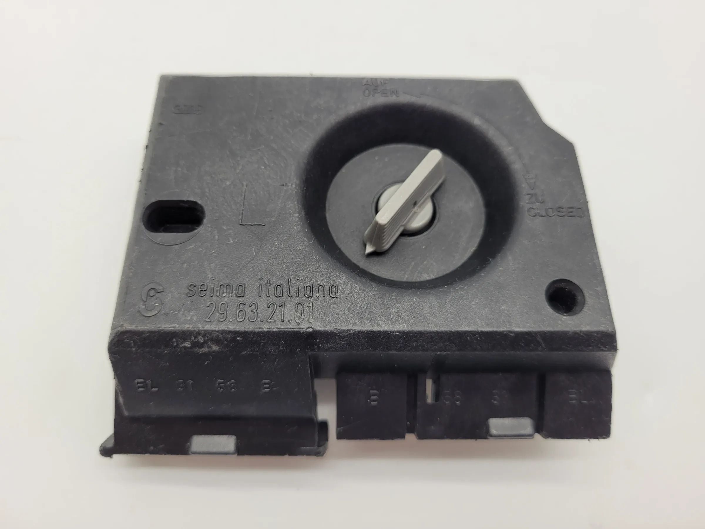 Original Audi A80 Rückleuchte / Rücklicht Lampenträger Links 29.63.21.01