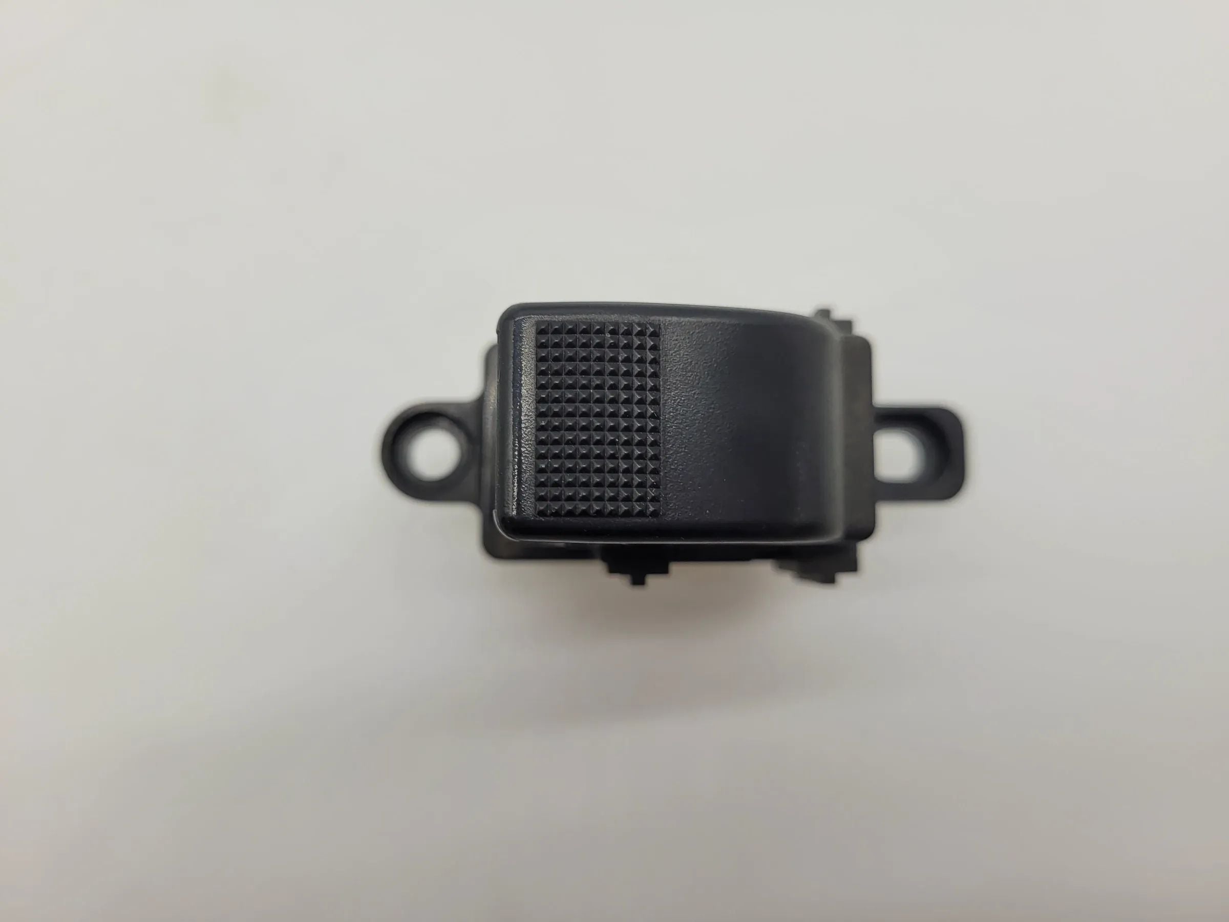 Original Mazda MPV II (LW) FensterheberSchalter Türgrifffschale L/R 358-2A23