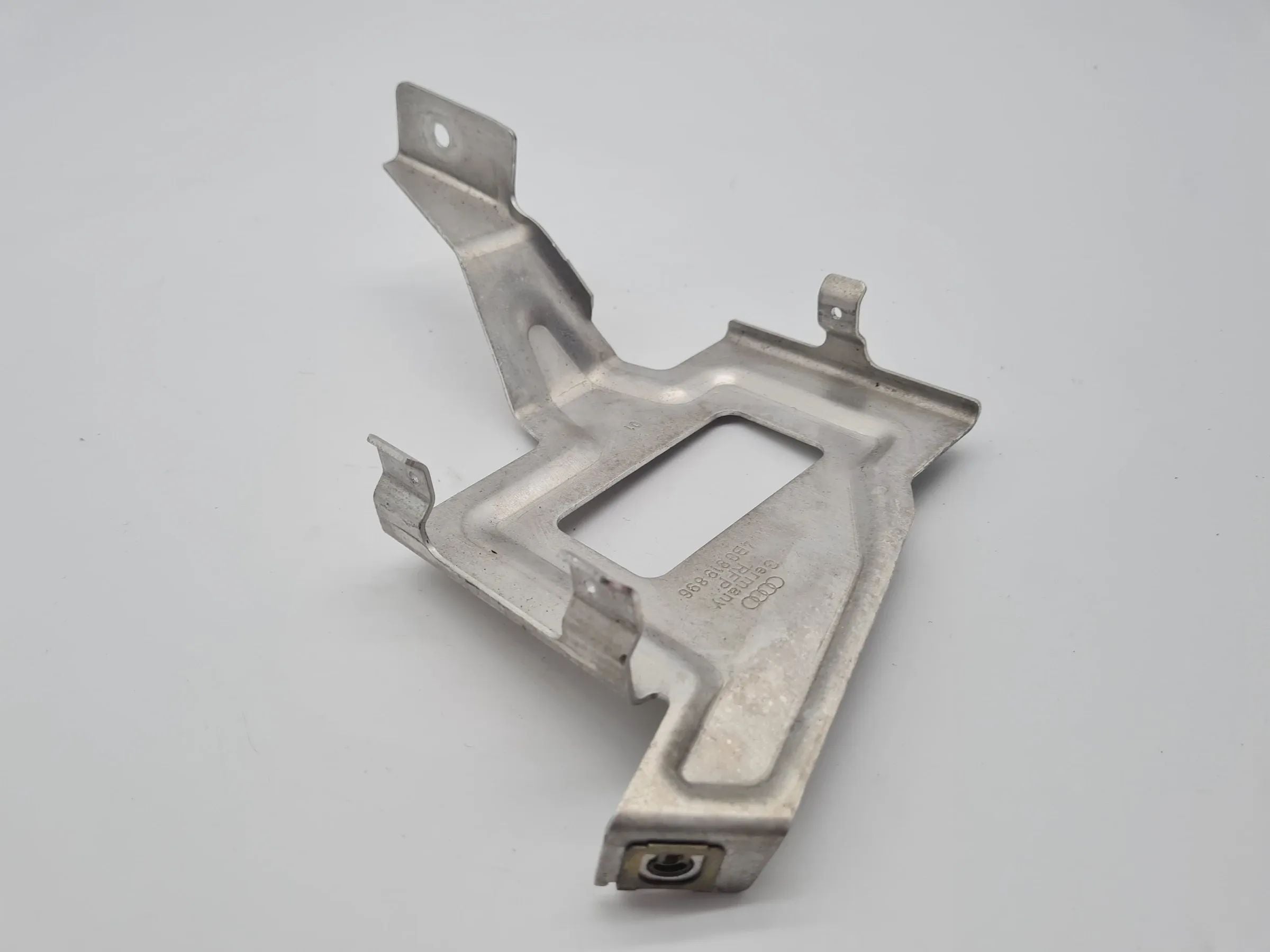 Original VW/Audi Passat, S4/A4 (B5) Navi Navigationshalter Halter 4B0919896