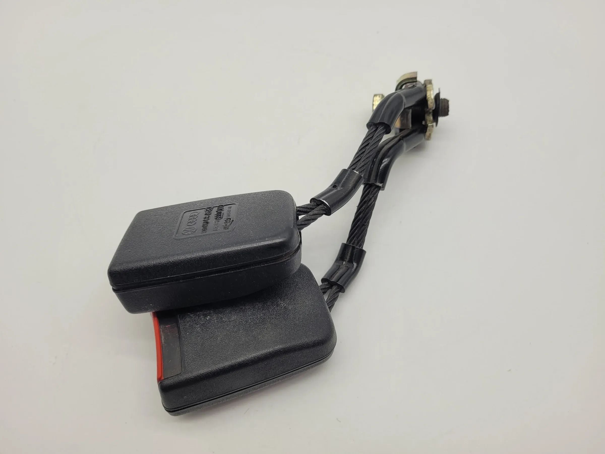 Original VW Golf IV 4 (1J5/1J1) Sicherheitsgurtschloss Hinten Links 1J0857488