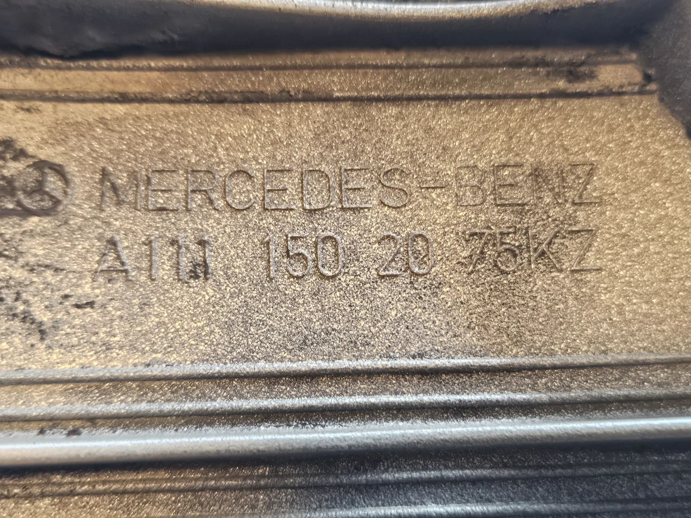 Original Mercedes-Benz C180 W203 CL203 Motorabdeckung Verkleidung A1111502075
