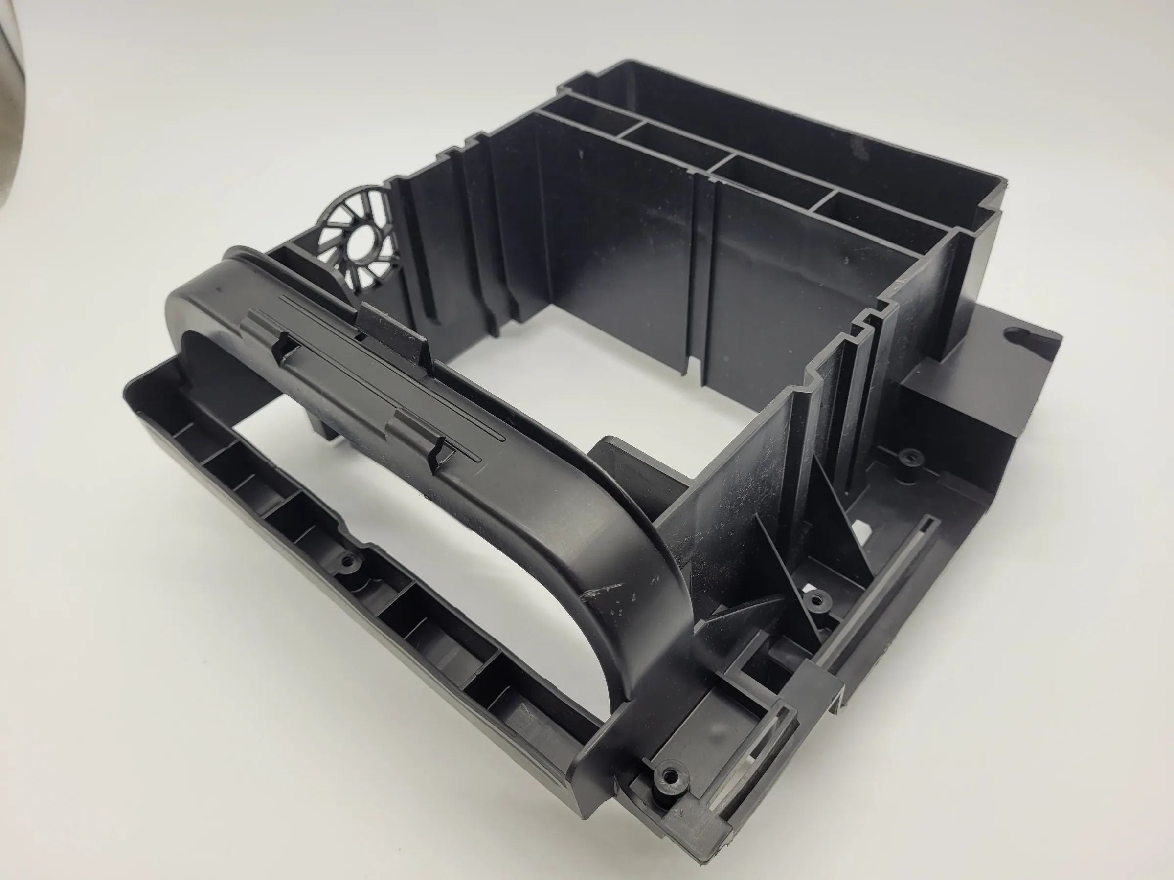 Original Mercedes-Benz C-Klasse (W203) Radioschacht Einbaurahmen, A2036800878