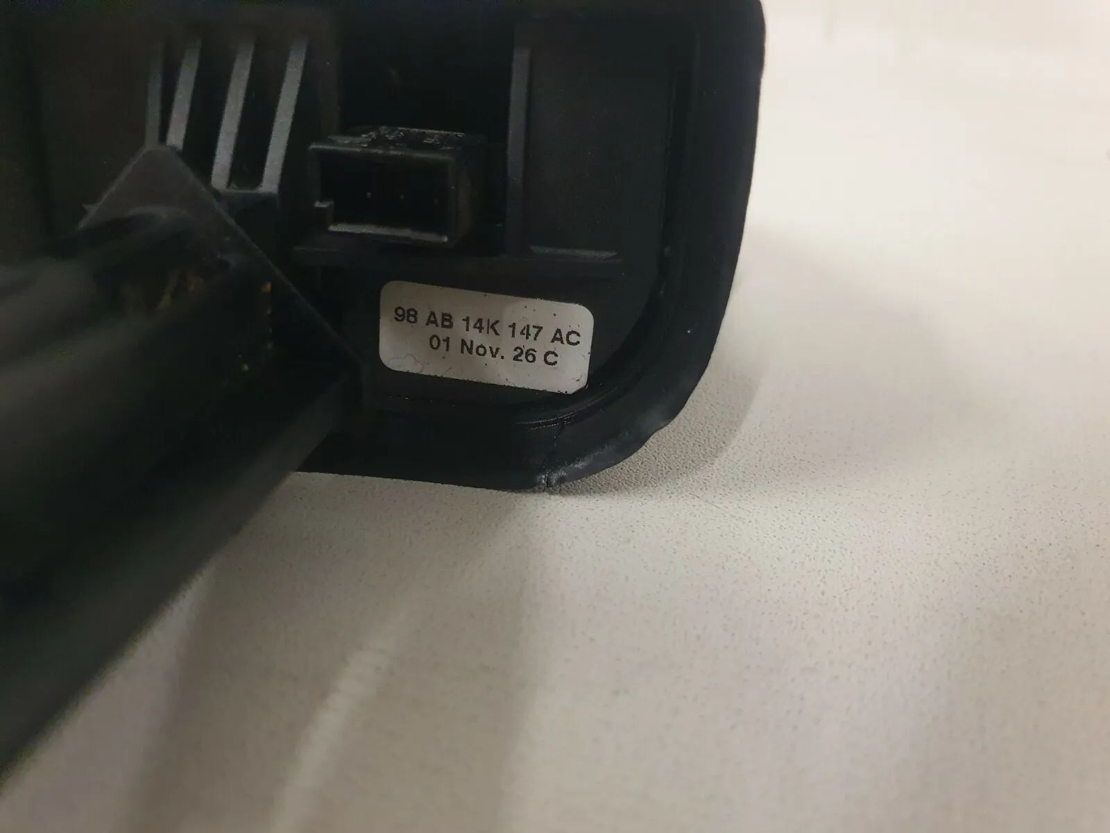 Original Ford Focus 98AB14K147AC Schalter Radiobedienteil G952A