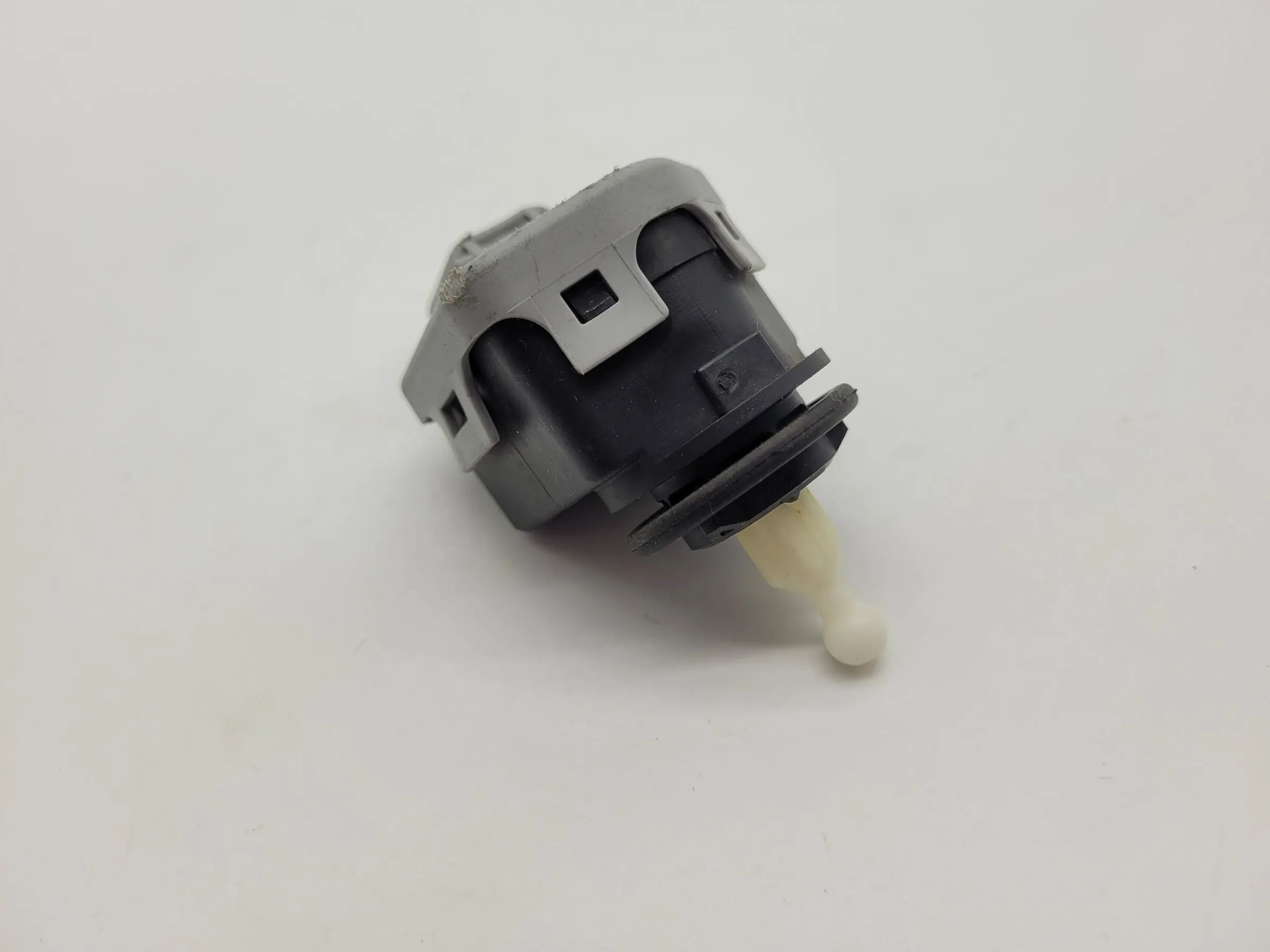 Original Opel Astra G (T98) Scheinwerfer Stellmotor LWR L/R 90590665