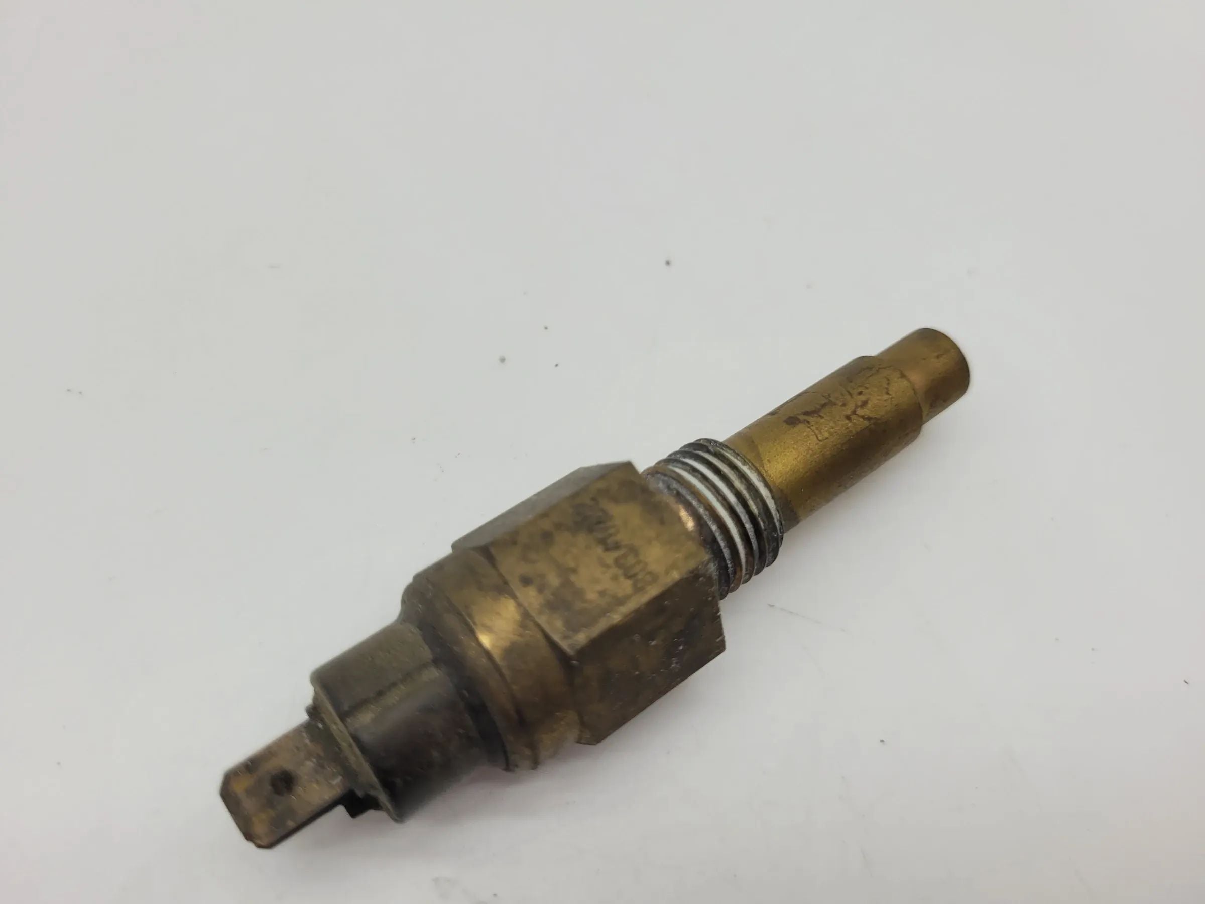 BMW 5er E28 E34 6er E24 7er E23E32 VDO Temperaturgeber 803/1/22