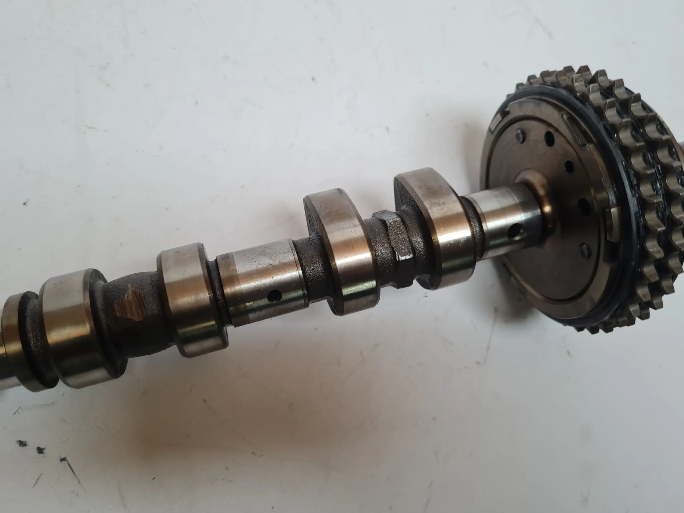 Original Mercedes C-Klasse CL203 排気側カムシャフト M111.955 R1113601