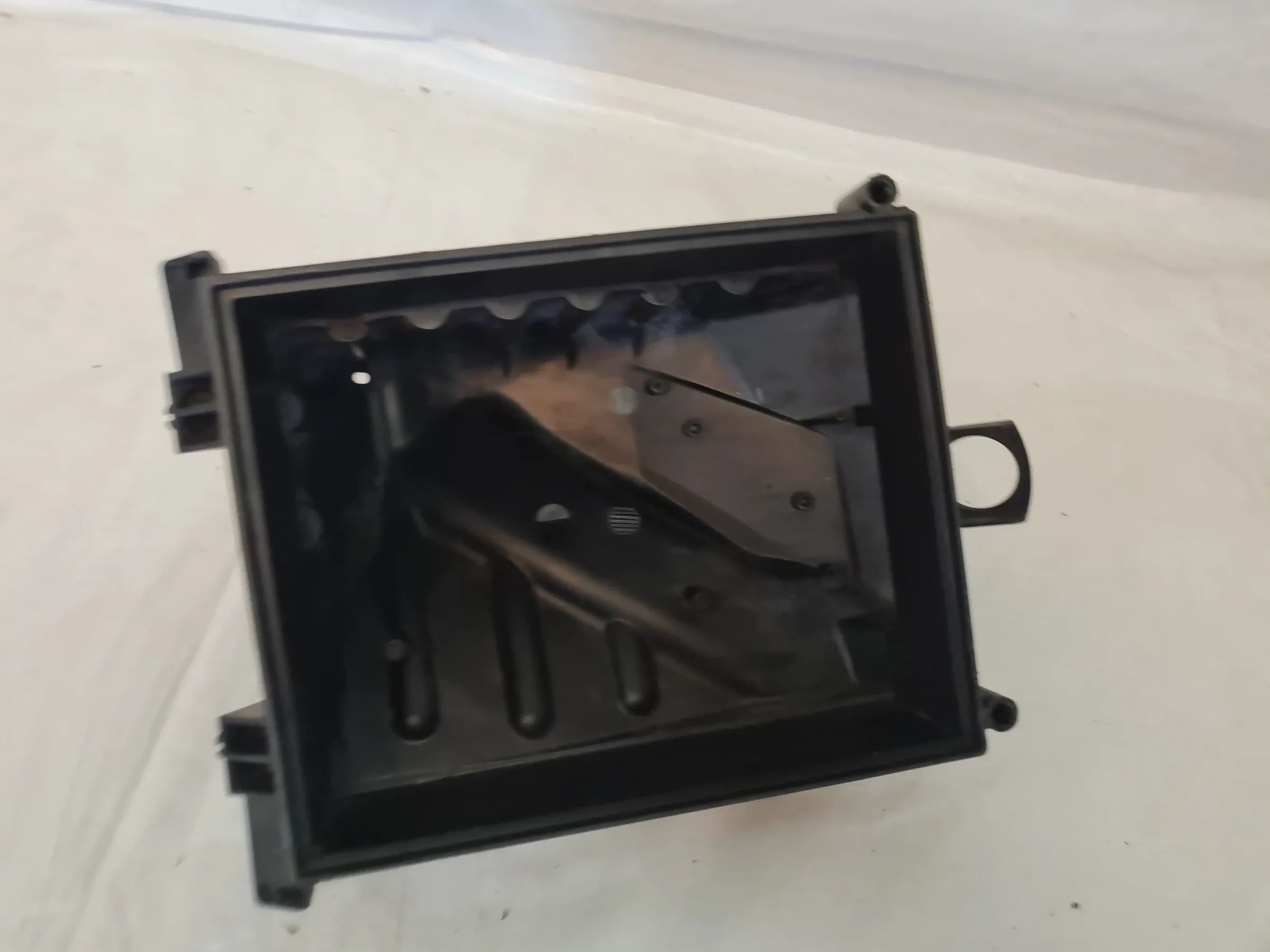 Original Audi A4 8E/B6/B7 Luftfilterkasten Teil 06B133835BD