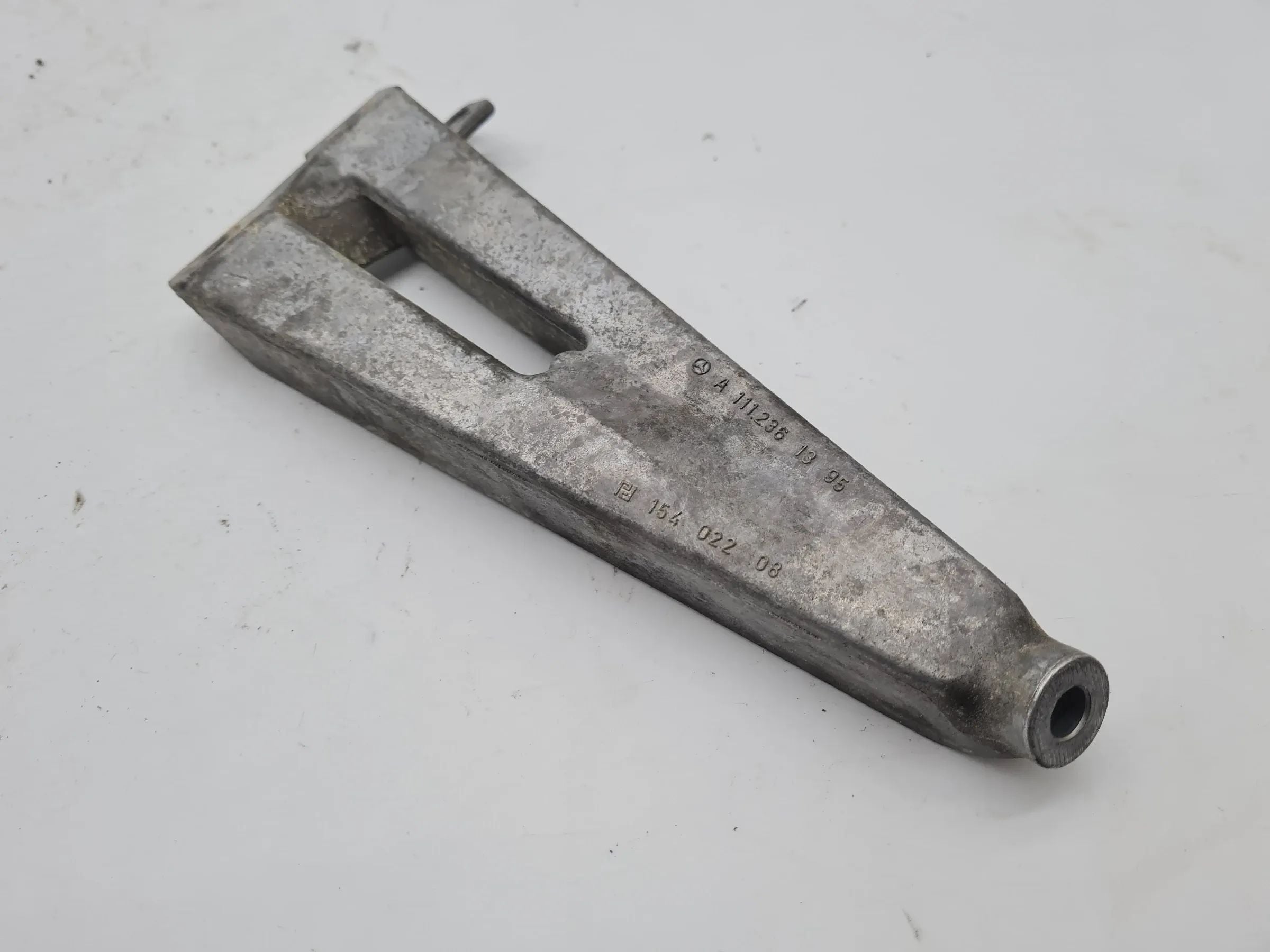 แท่นยึดมอเตอร์ Mercedes C-Klasse CL203 แท้ รุ่น A1112361395