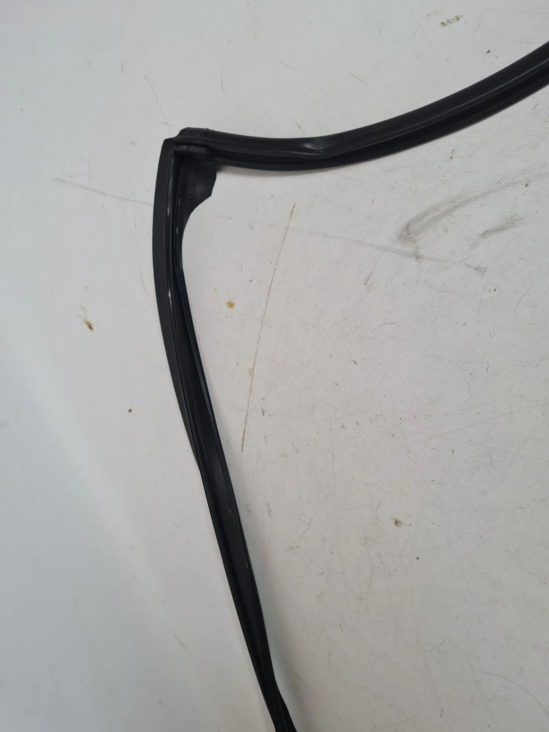 Junta original BMW Serie 5 (E60/E61) ventana puerta trasera derecha 7057448