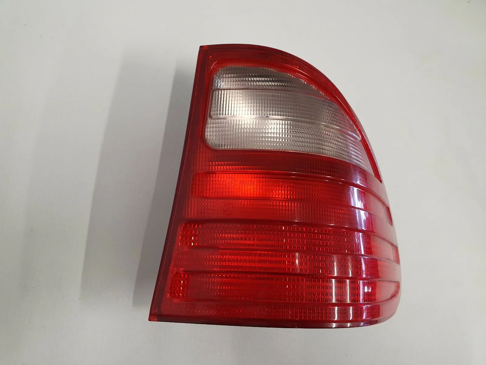 orig. Mercedes-Benz W210 E-Klasse Feu arrière droit  A2108204864