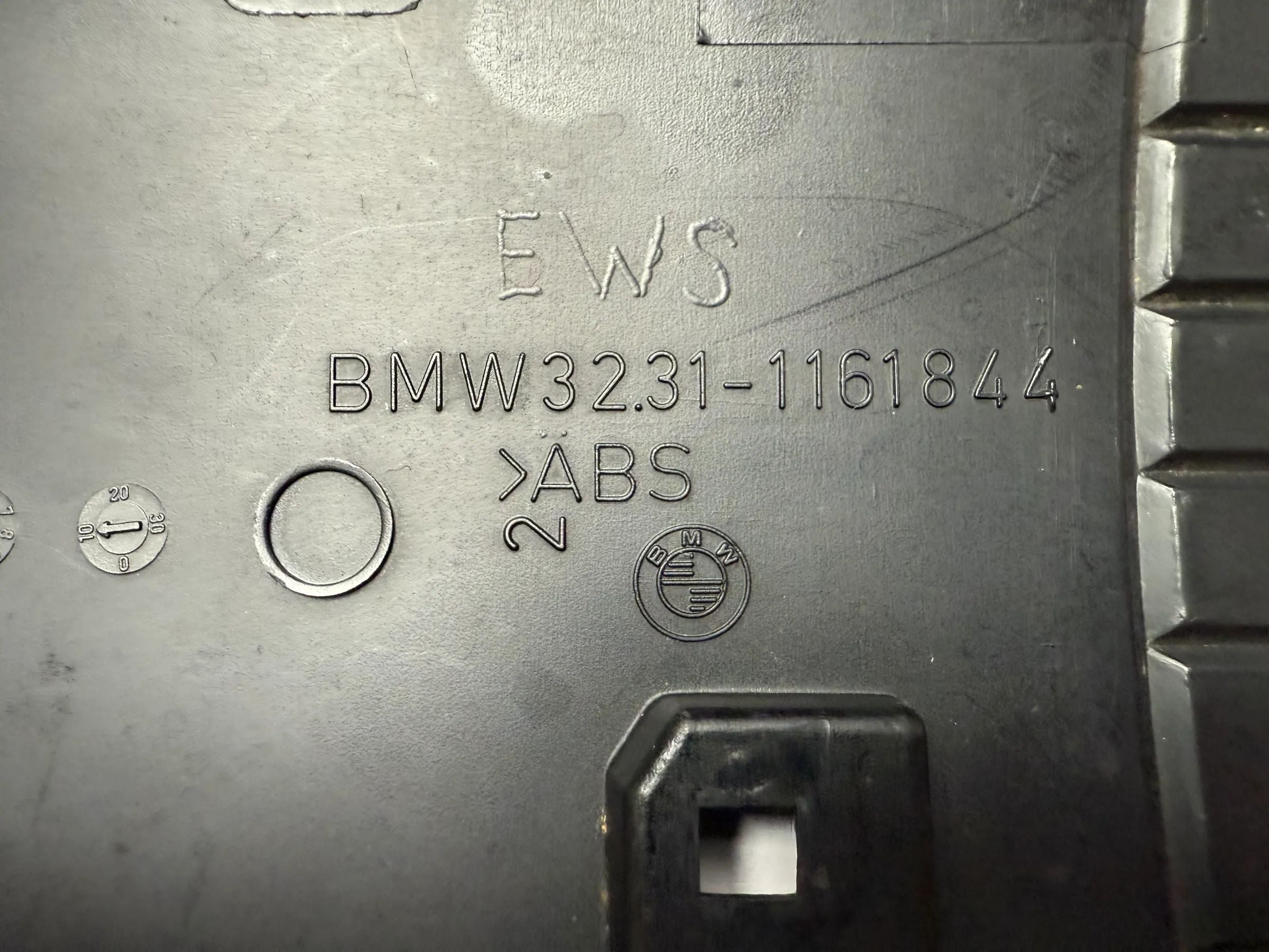 Оригинальная накладка на рулевую колонку BMW 3 серии (E36) 32.31-1161844