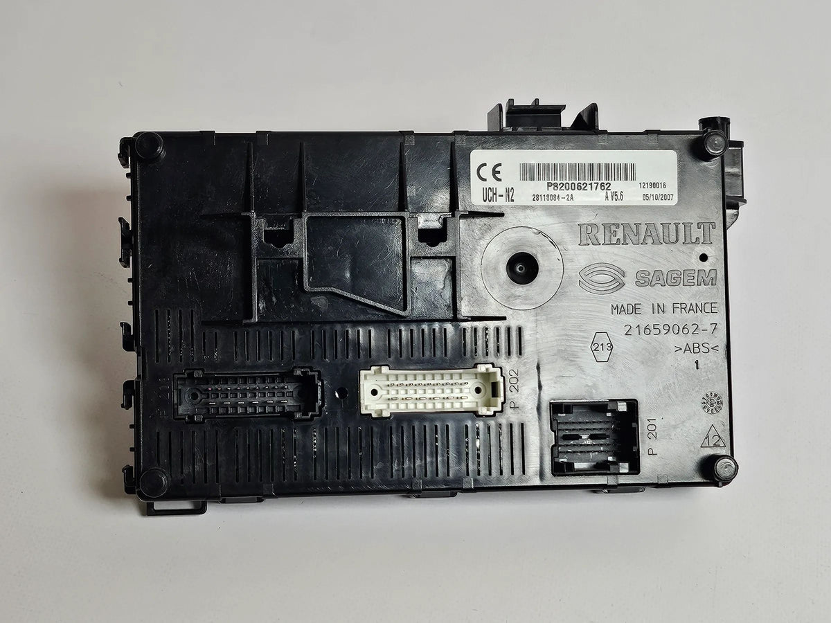 Original Renault Clio 2 , 3  II Bordnetzsteuergerät BSM Steuergerät P8200621762