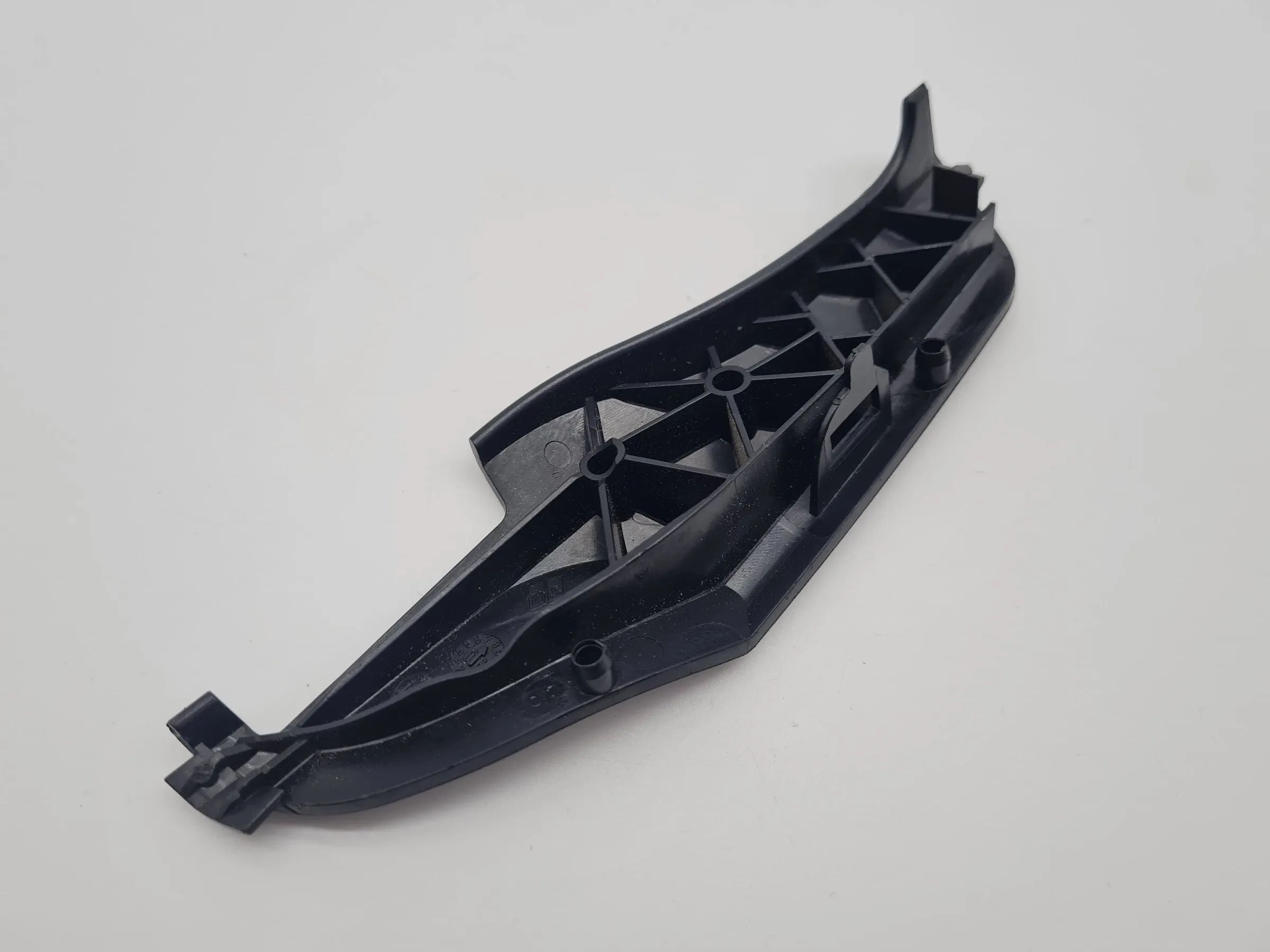 Original BMW 1er/3er (E87/E90/E91) Blende Gurtbeschlag Rechts 7118492