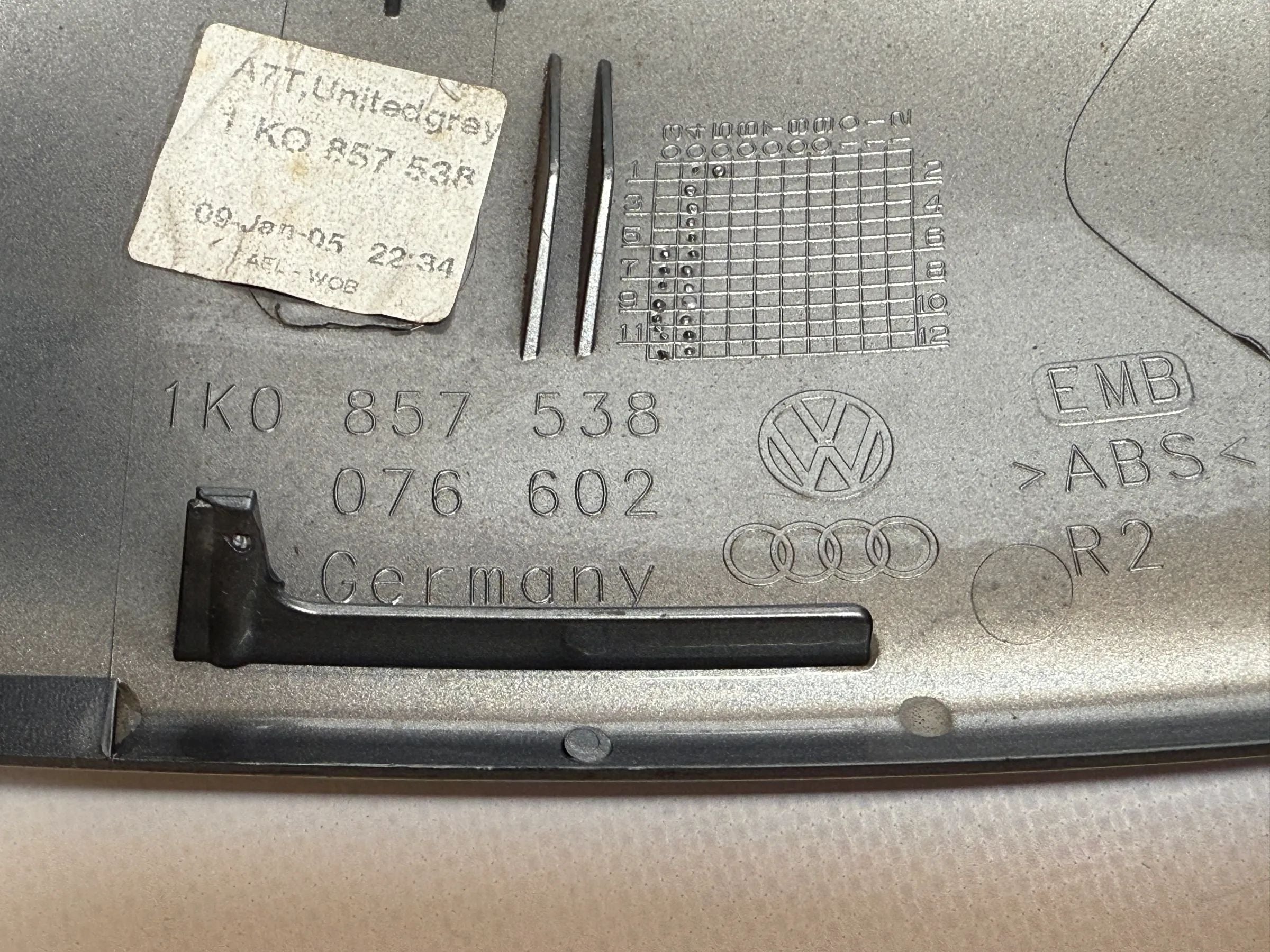 Original VW Golf V / Passat 3C 521/5M1... Exterior Mirror Cover R. Silver 1K0857538