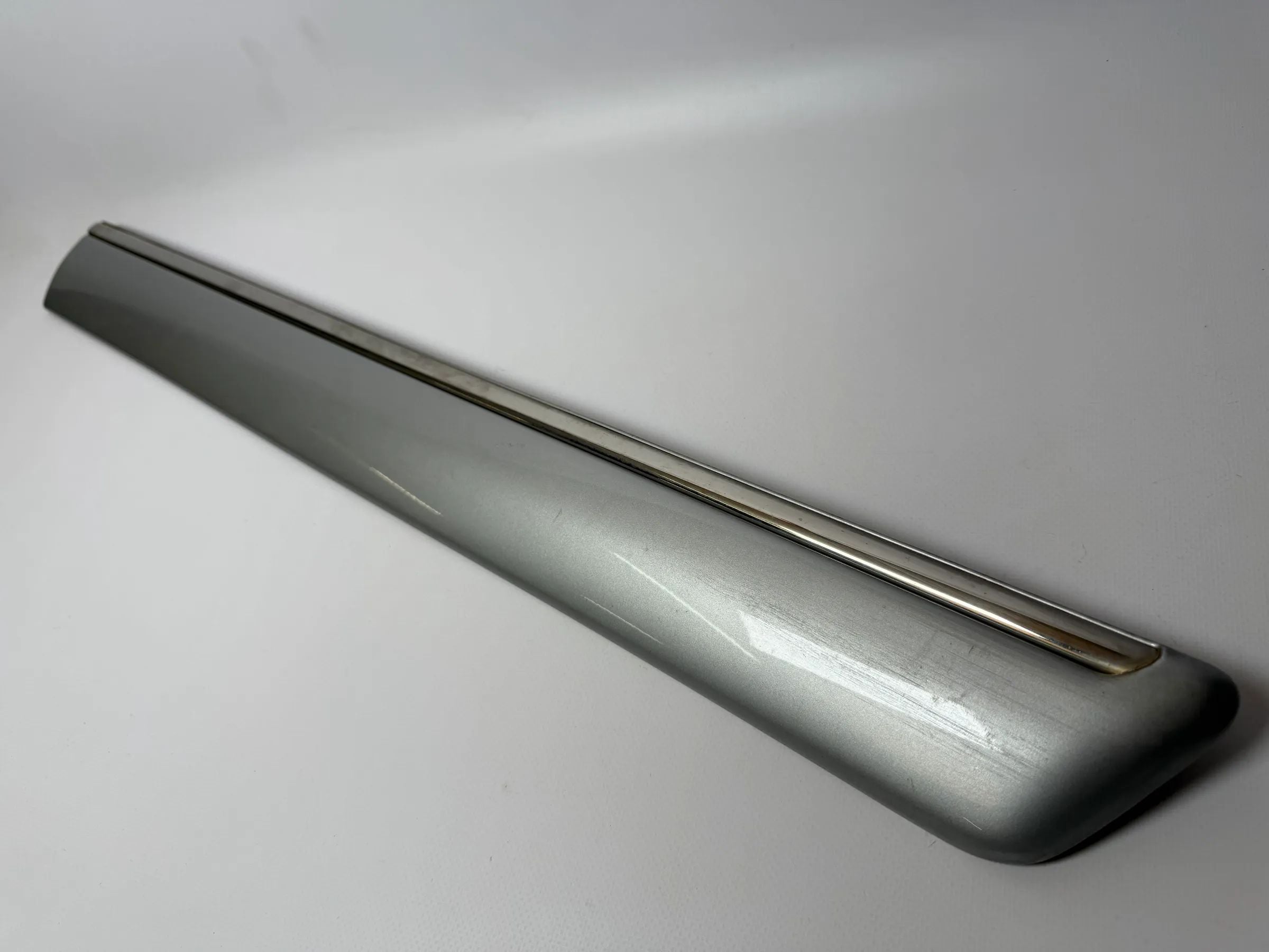 Original Mercedes-Benz E-Klasse W210 Türleiste Leiste Silber Links A2106900962