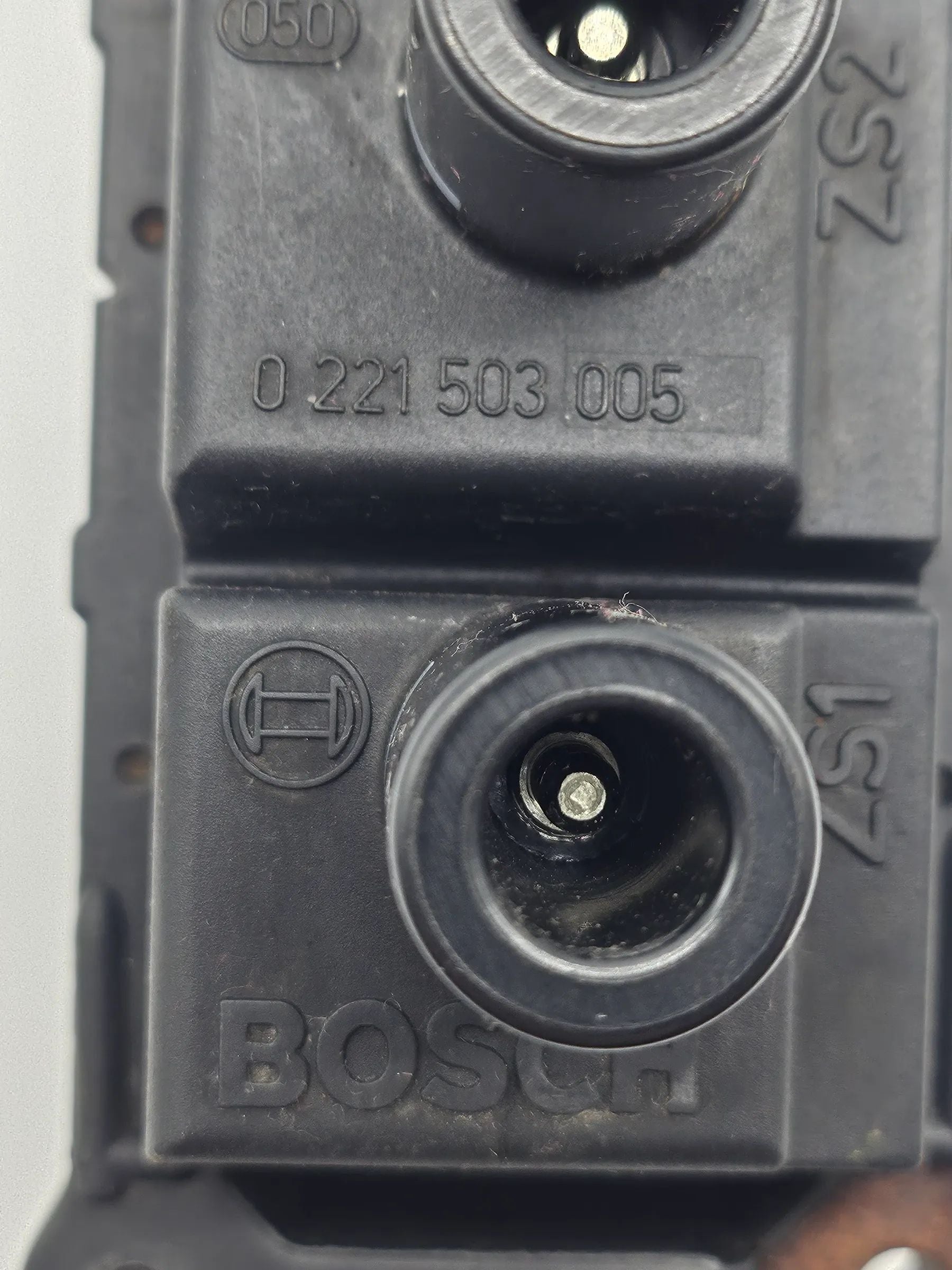 อะไหล่แท้ BMW 3er E36 1.6 75kw คอมแพ็ค ขดลวดจุดระเบิด Bosch 0221503005 12.13-1247281