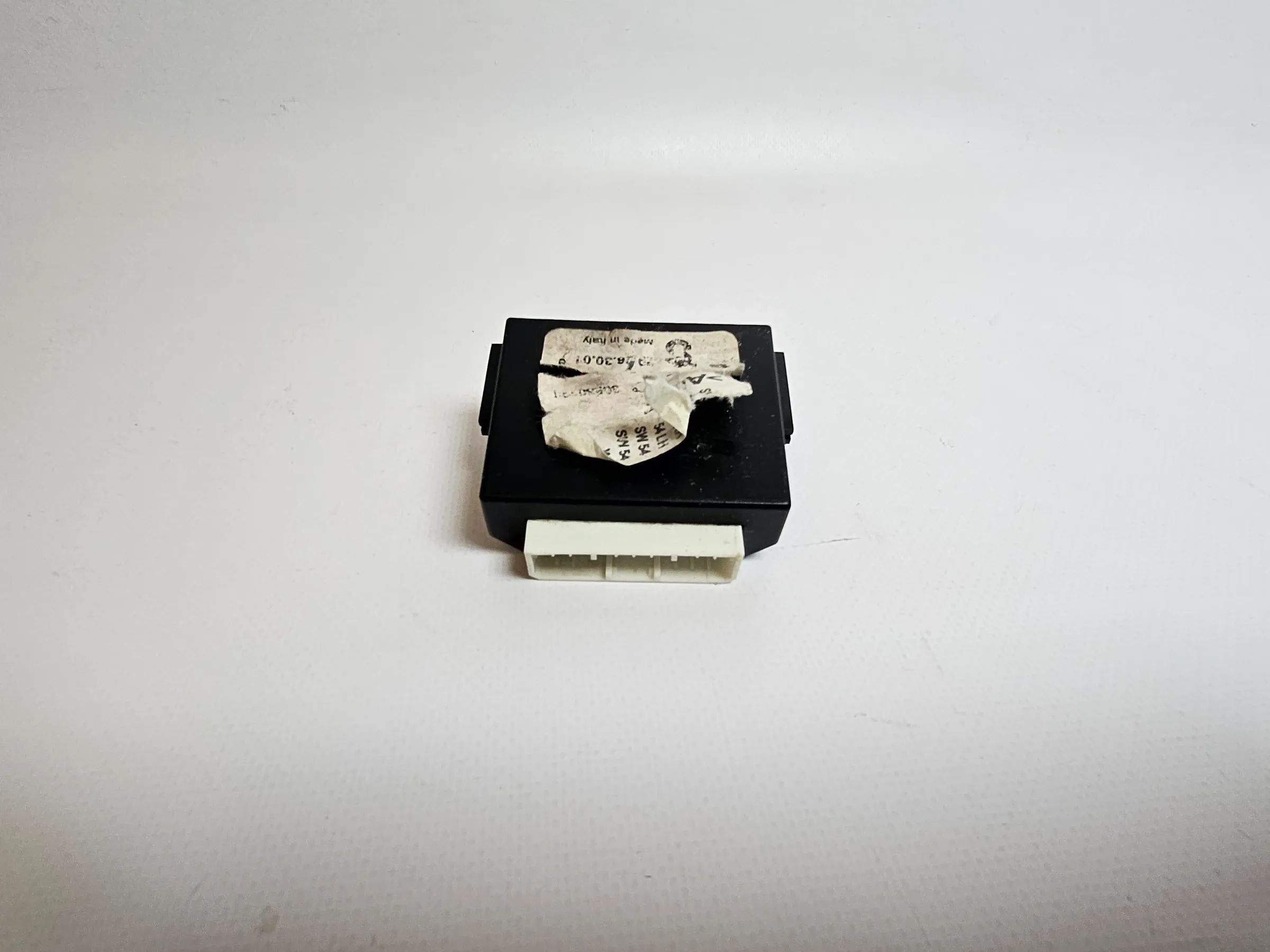 Oryginalne sterownik czujnika tylnej lampy VOLVO V40 30850296