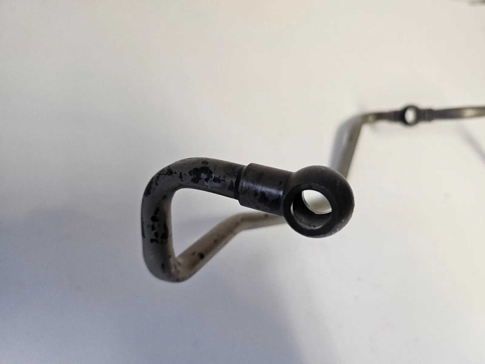 GENUINE VOLVO ENGINE CODE D4204T9 TURBOCHARGER OIL LINE