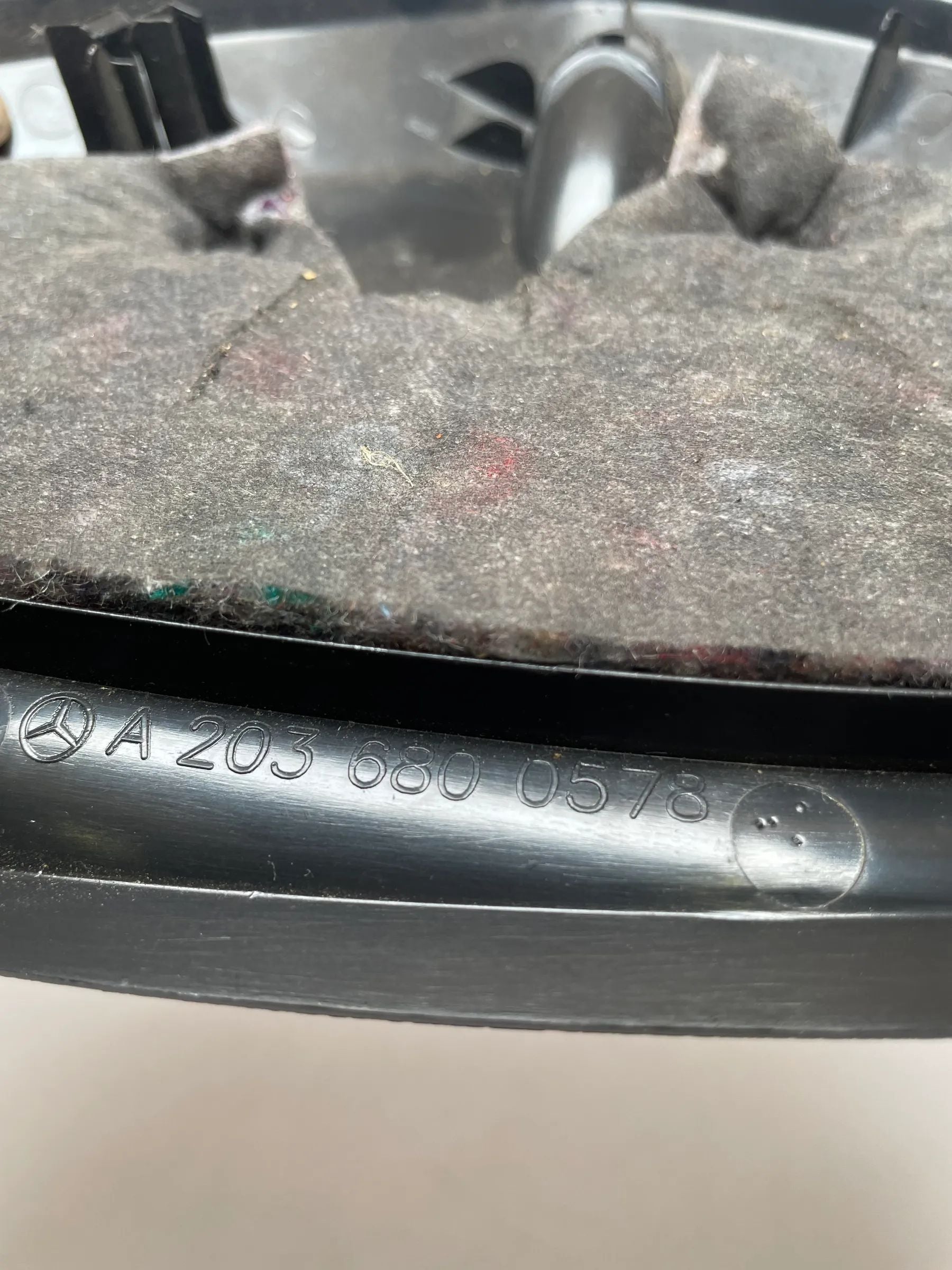 Mercedes C-Klasse (W203) Verkleidung Armaturenbrett Links A2036800578