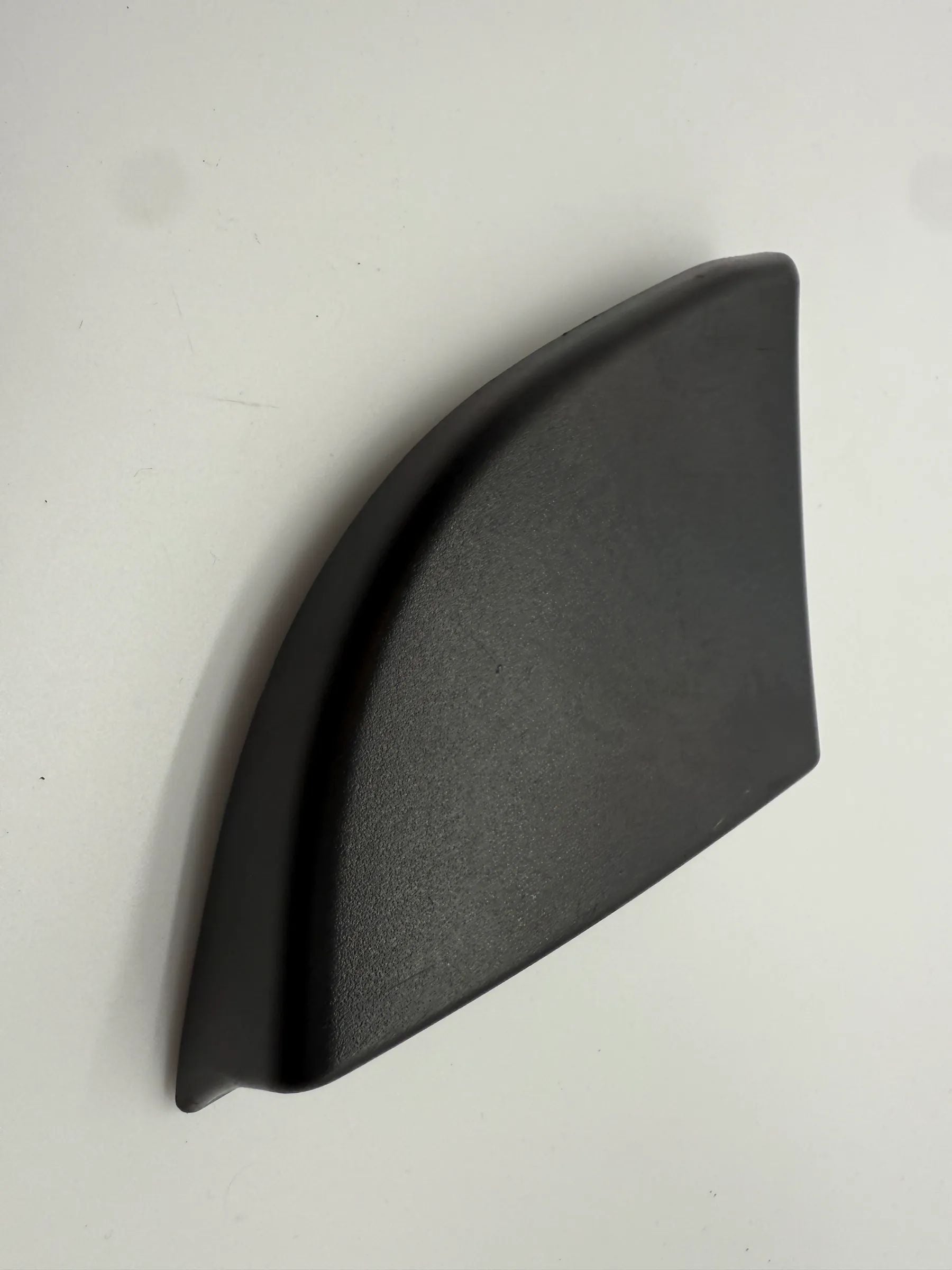 Original Mercedes-Benz A-Klasse Innenverkleidung Dreieck Rechts A1687200211