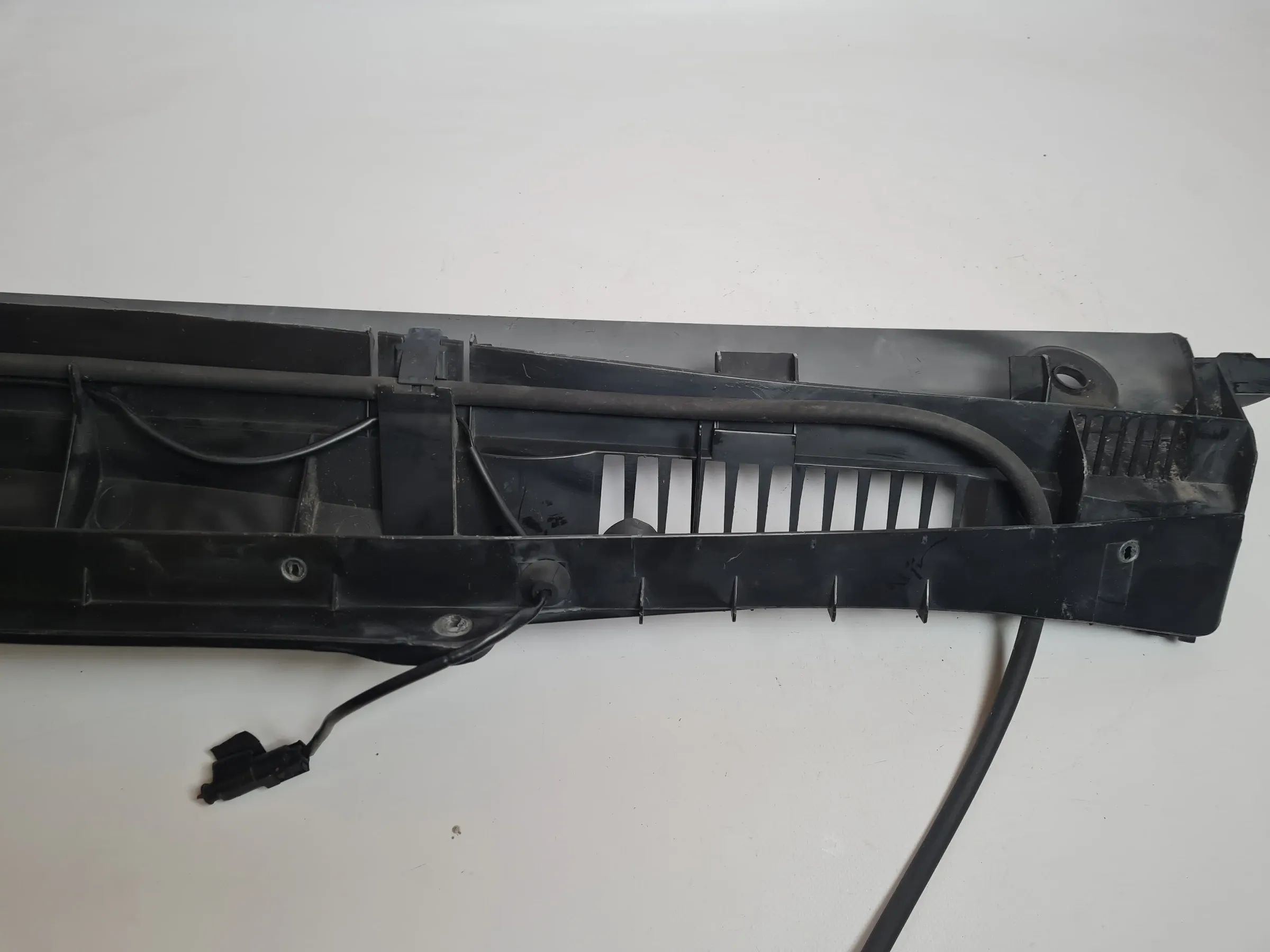 Original Mercedes-Benz A-Klasse (W168) Windlauf A1688300613