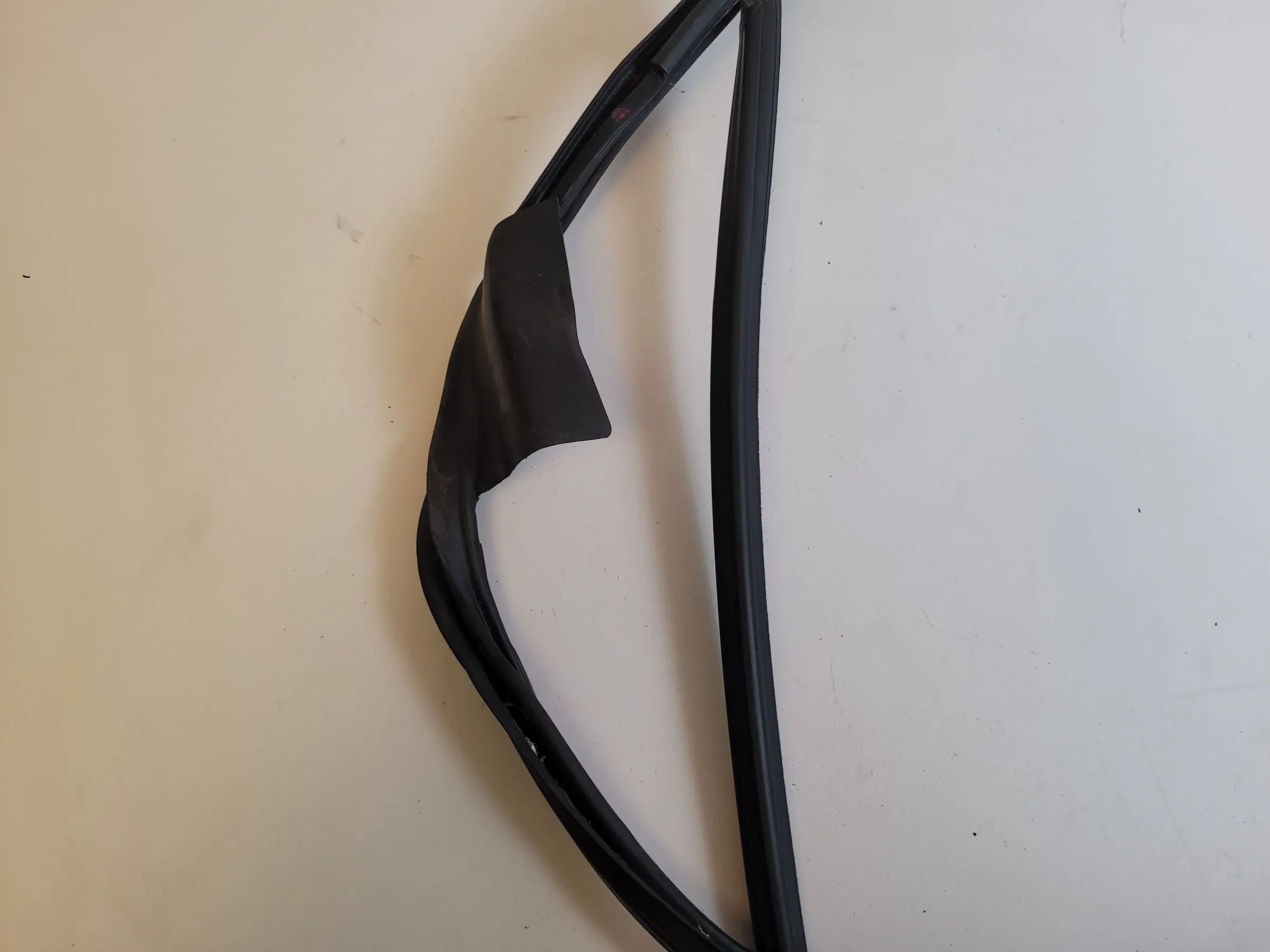 Original Audi A6 (4B2/4B4) Fensterführung Dichtung Hinten Links 4B9839439