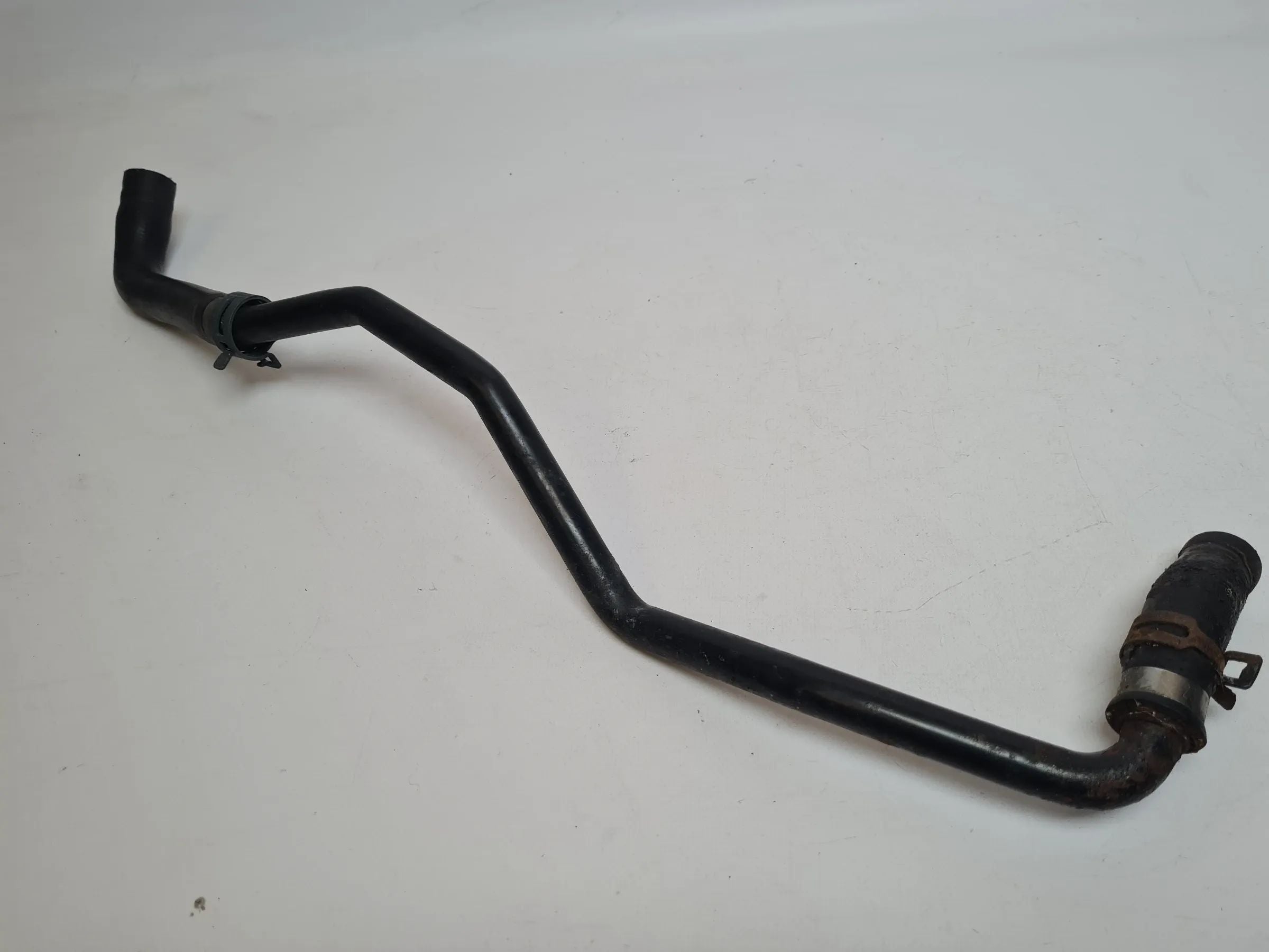 Original Audi A6 (4B2/4B4) 2.4 V6 Kühlerschlauch Kühlwasser 8D0121109E