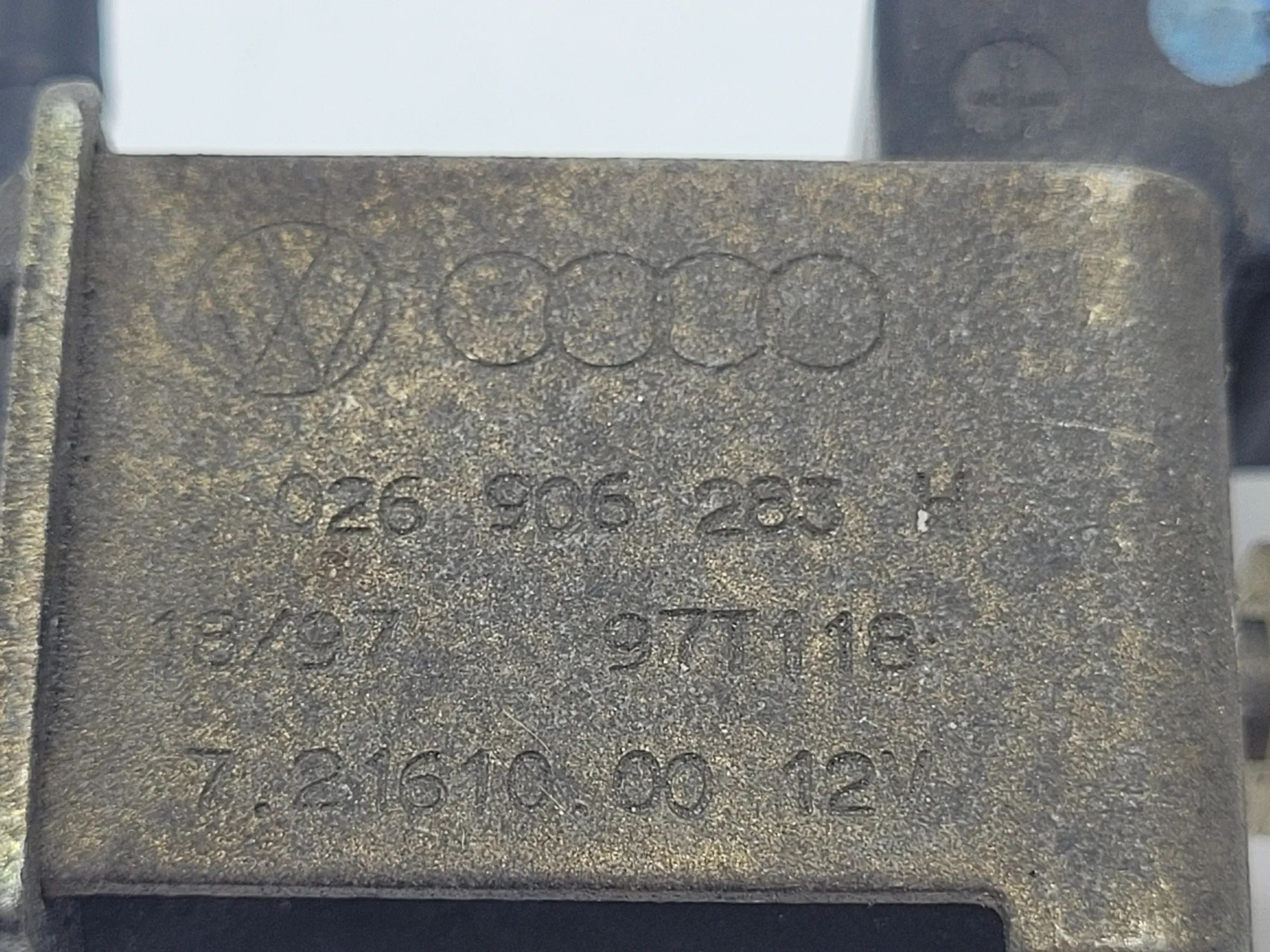 Original Audi A6 (4B2/4B4) Unterdruckventil Magnetventil 026906283H