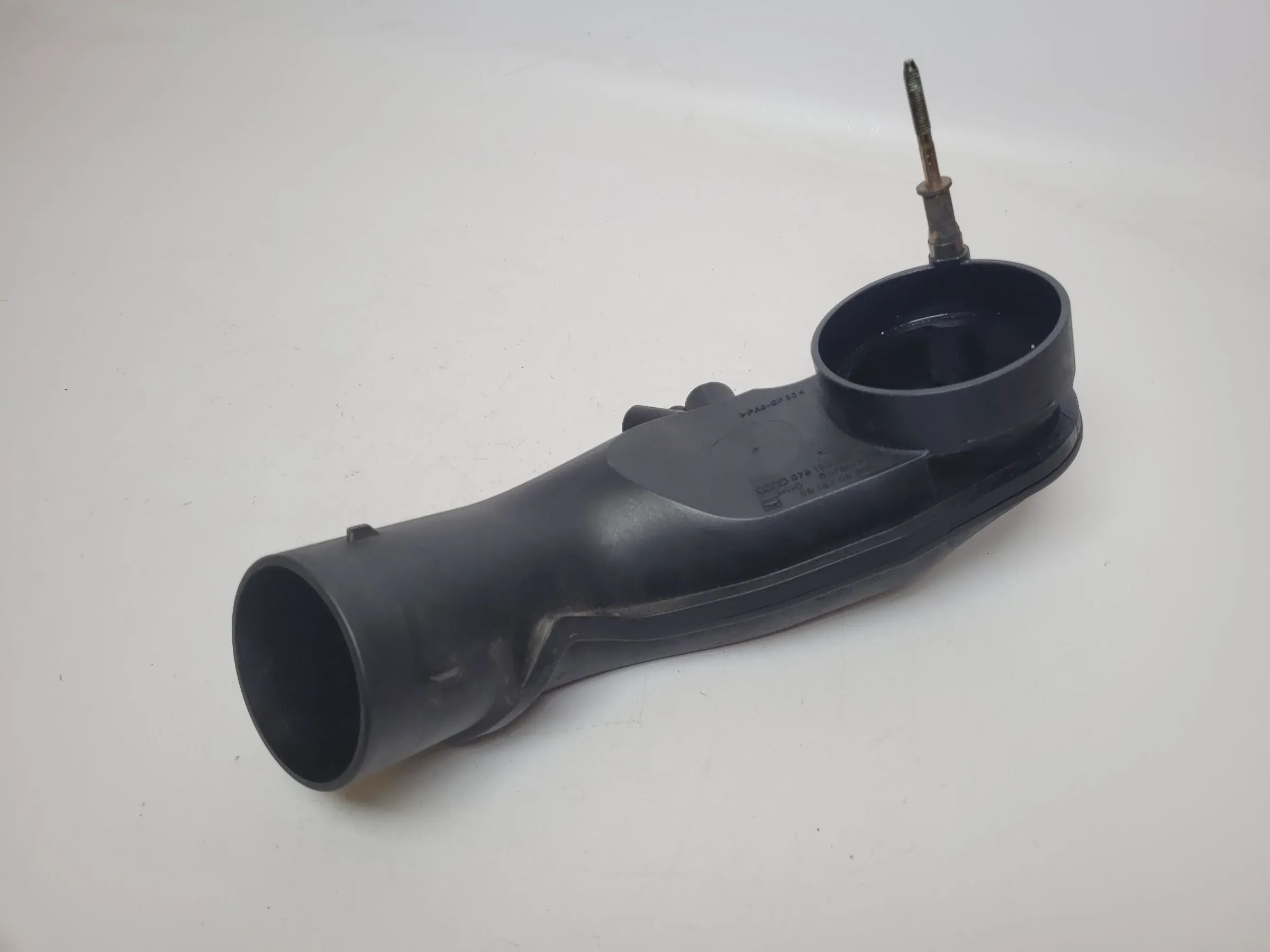 Original Audi A6 (4B2/4B4) Ansaugrohr Ansaugstutzen Luftrohr 078133356F