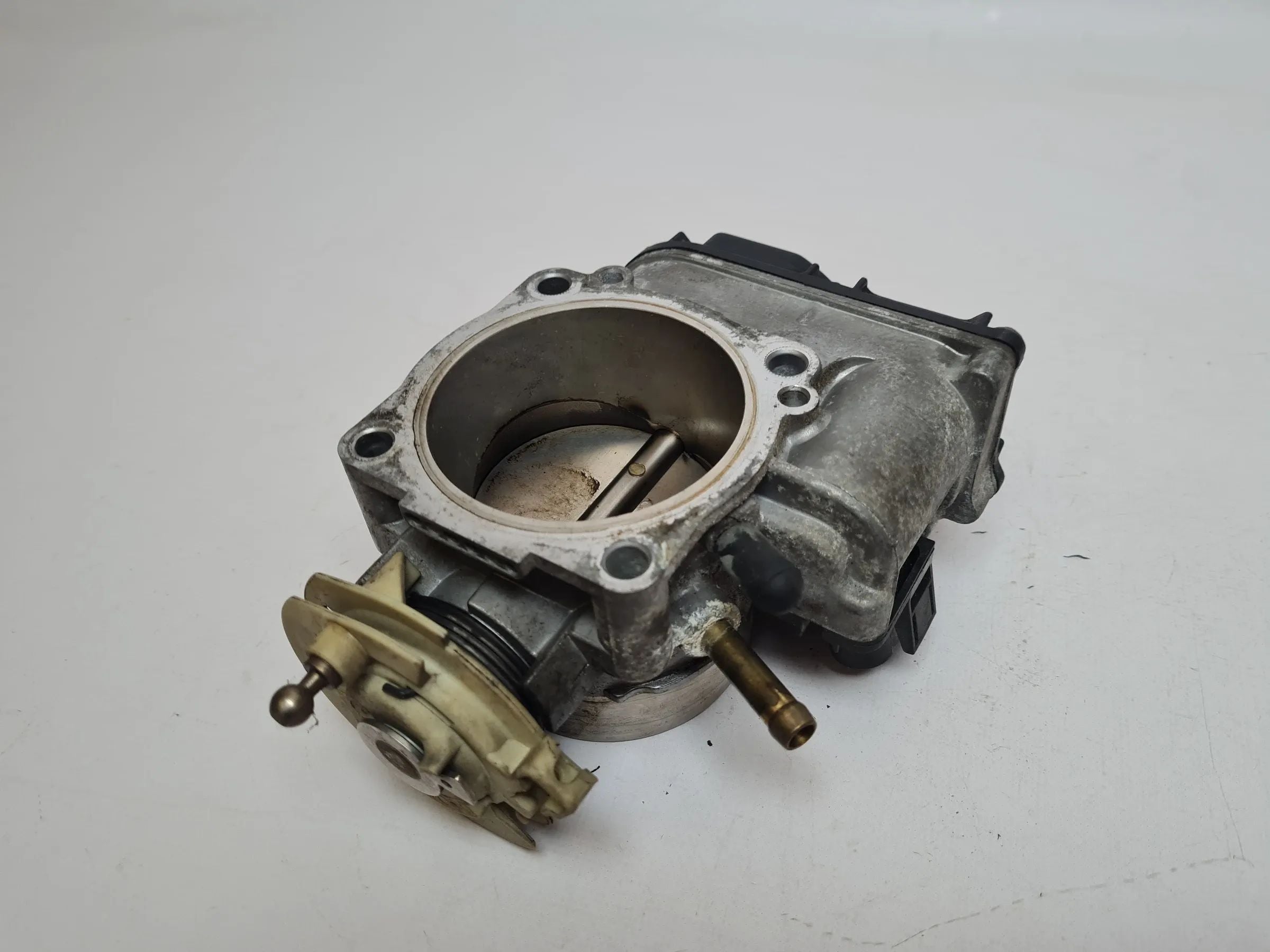 Original Audi A6 (4B2/4B4) 2.4 V6 Drosselklappe Stutzen 078133063AG