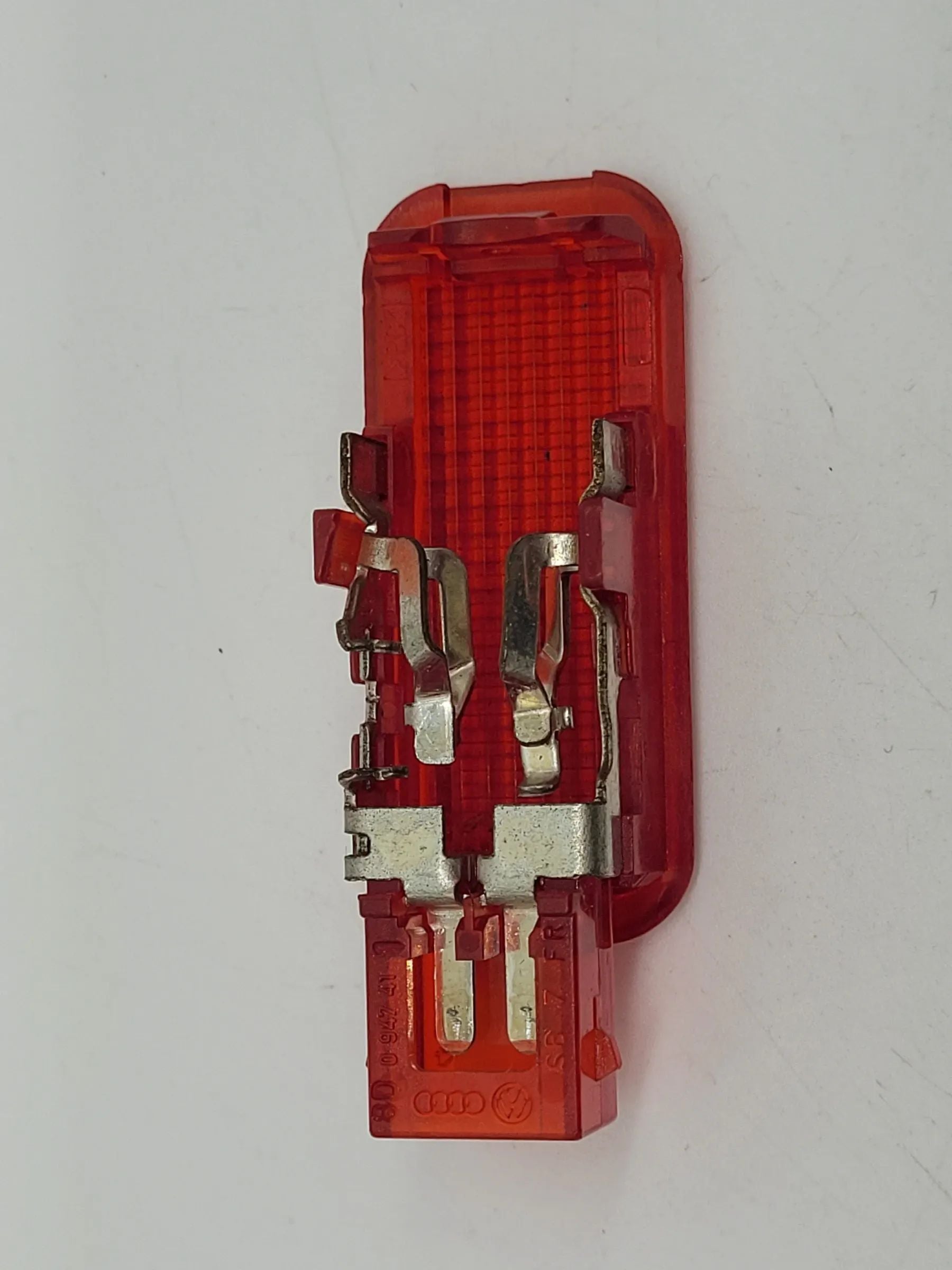 Original Audi A4 (8E/B6/B7) Türleuchte Türlicht Leuchte Rot L/R 8D0947411