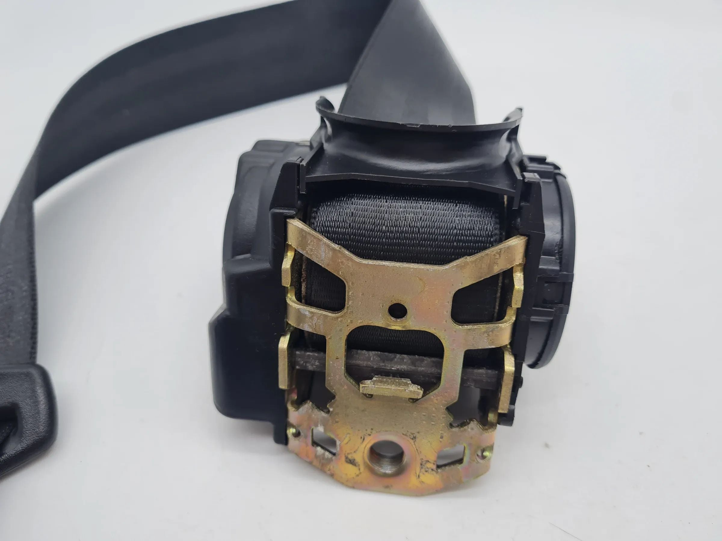 Original Audi A6 (4B2/4B4) Sicherheitsgurt Hinten Mitte 8D1941824