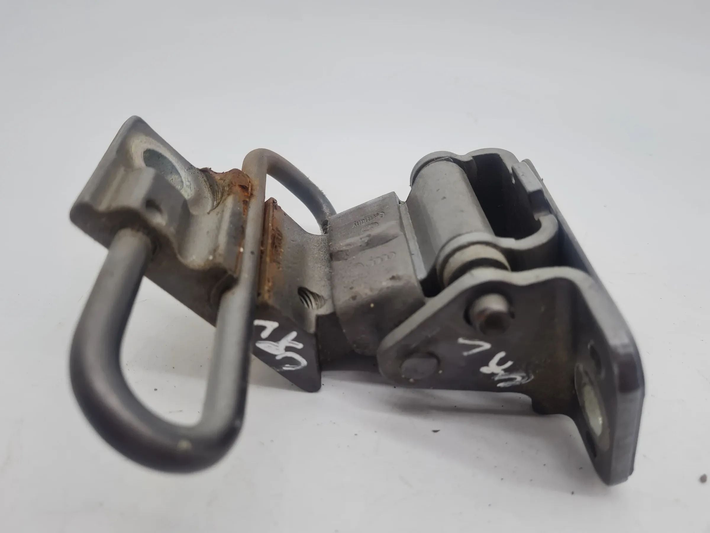 Original Audi A6 (4B2/4B4) Türscharnier Satz Set Vorne Rechts 4B0831412