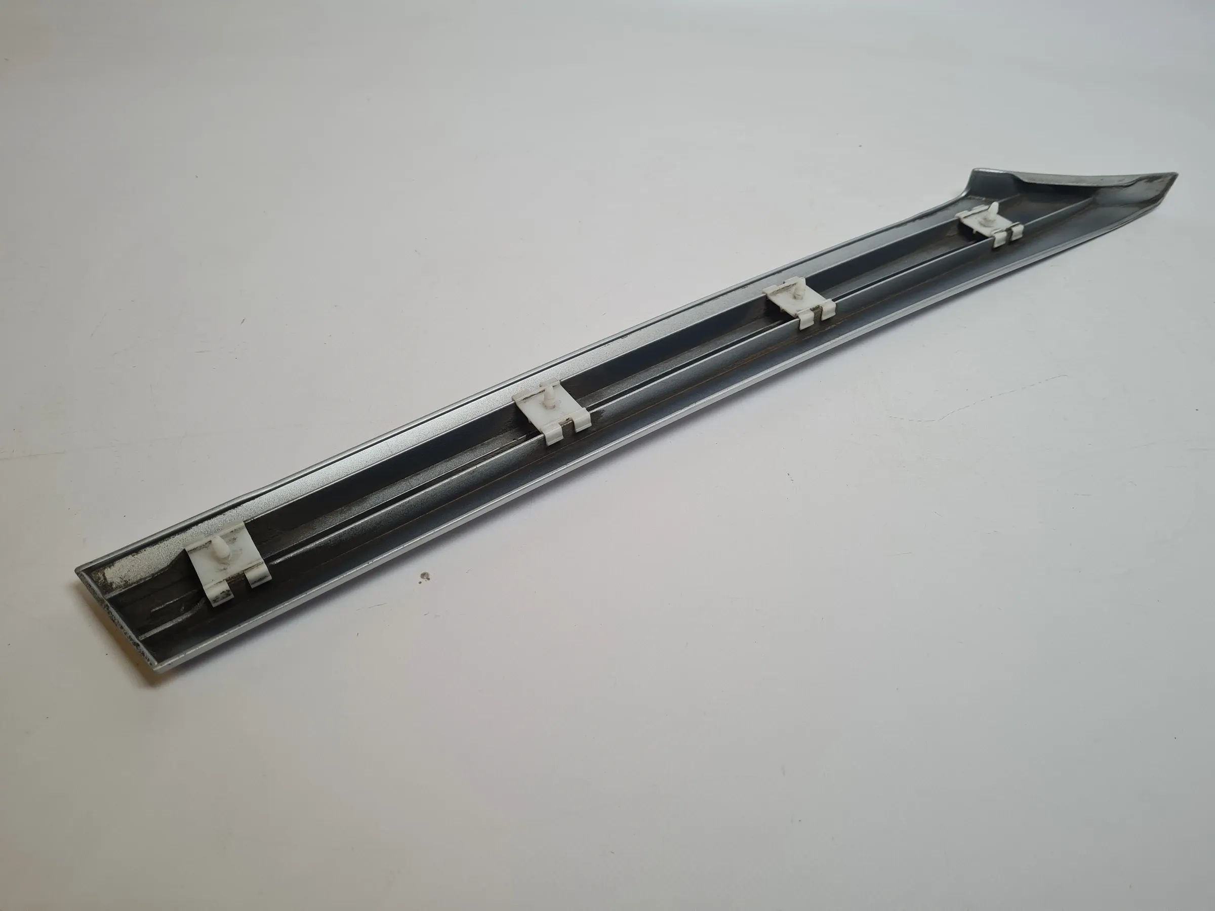 Original Mercedes-Benz C-Klasse (W203) Zierleiste Links Hinten A2036900762