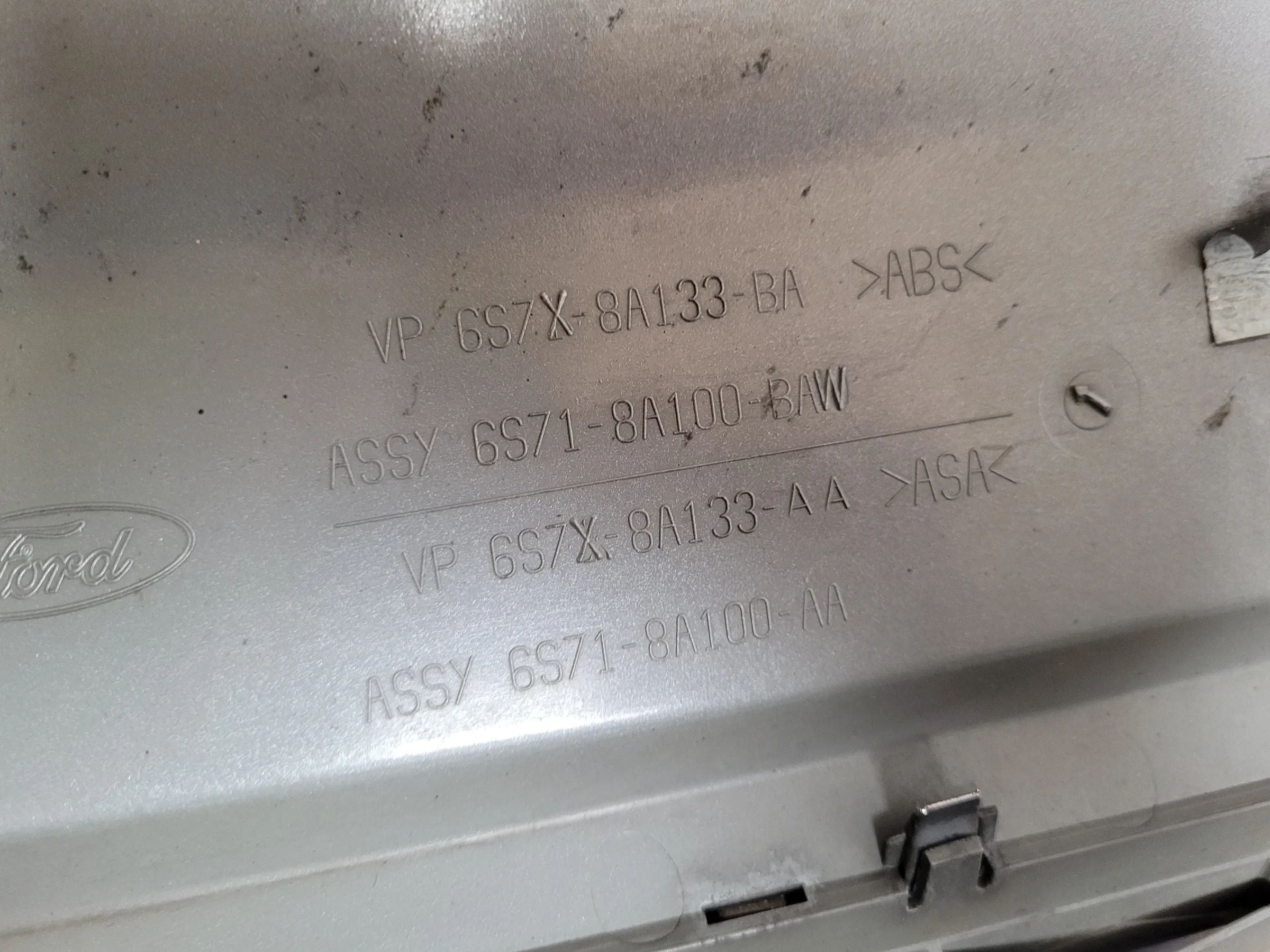 Original Ford Mondeo 3 III BWY/B4Y/B5Y Kühlergrill 6S7X-8A133-BA