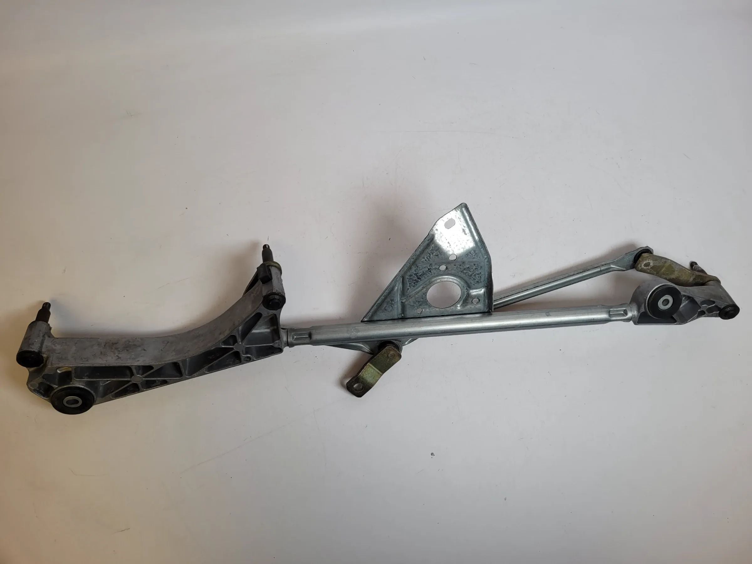 Original Mercedes-Benz C-Klasse (W203) Wischergestänge Vorne A2038240105
