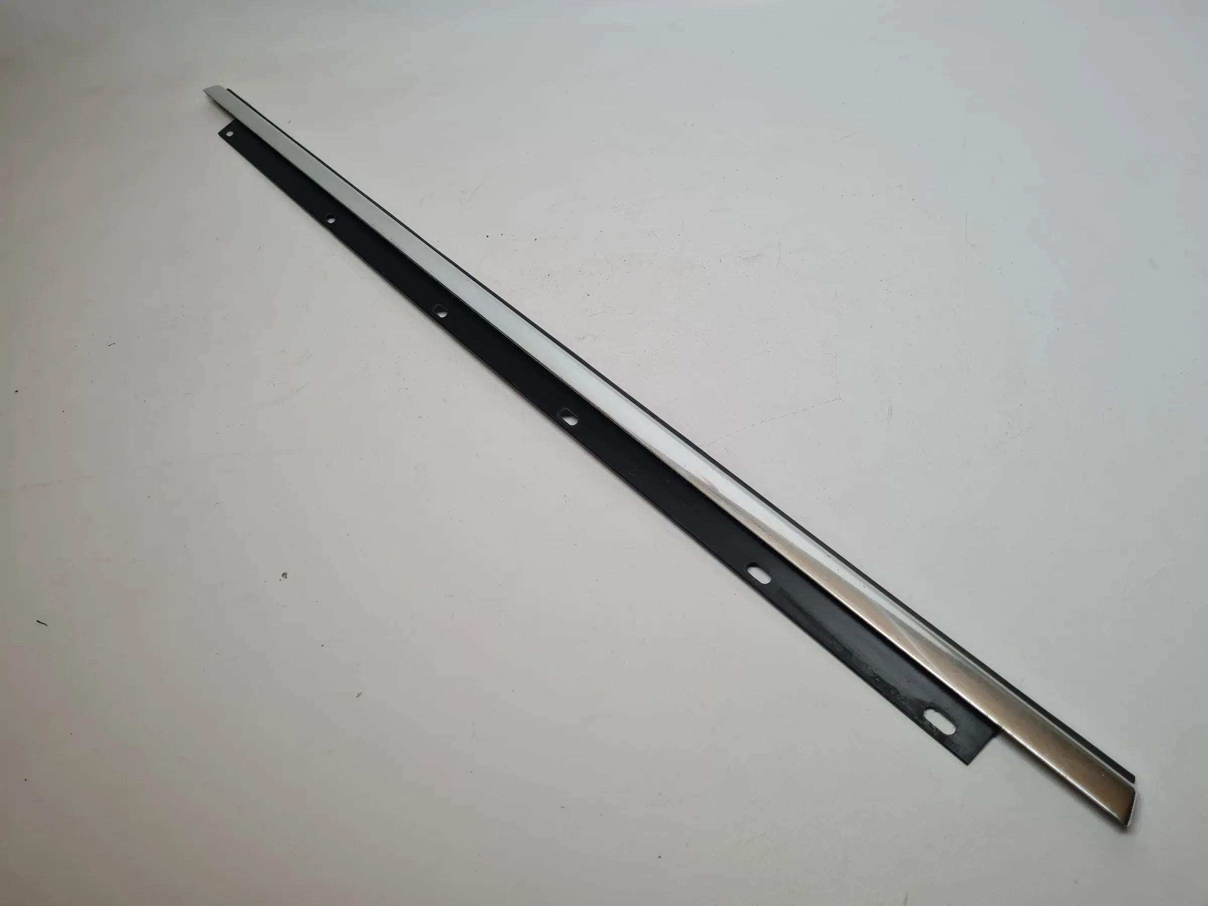 Original Audi A4 (8E/B6/B7) S-Line Dichtung Fensterleiste L./Hinten 8E0853763B