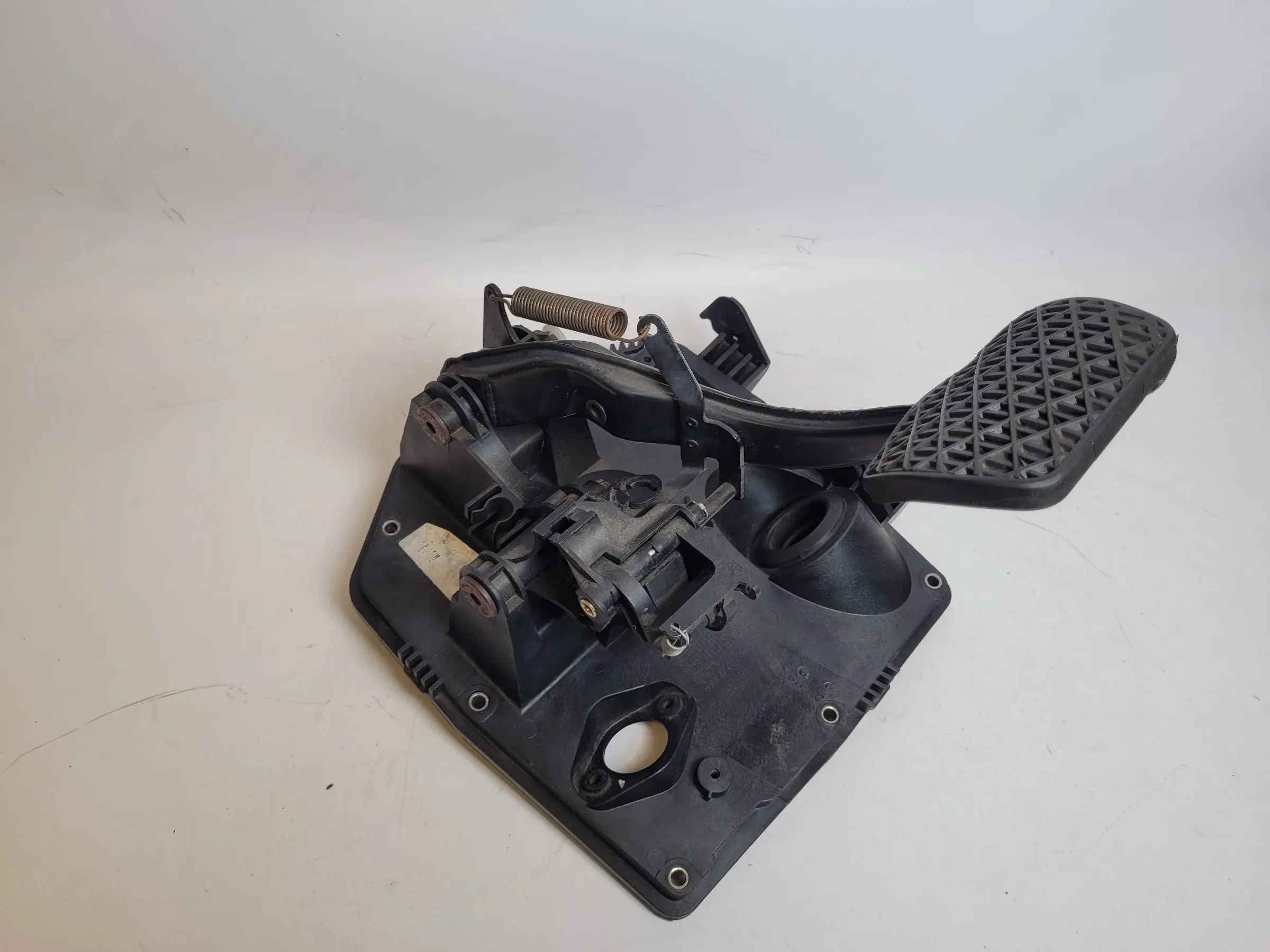 Original Mercedes A-Klasse (W168) Pedalwerk Bremspedal Automatik A1682900549