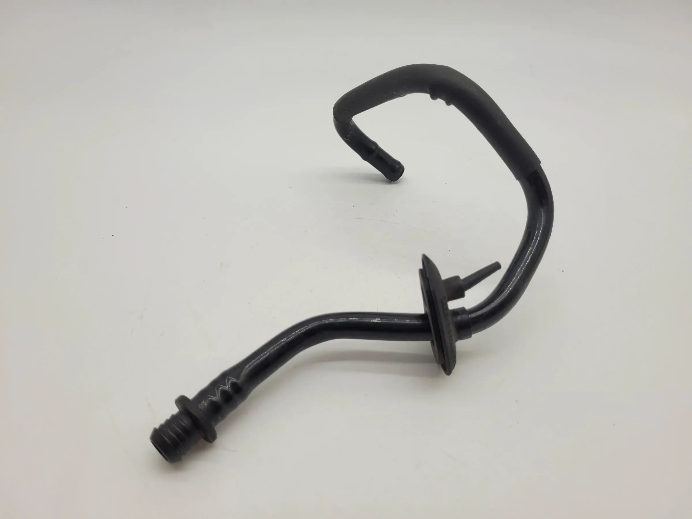 Original Audi A6 (4B2/4B4) Unterdruckleitung Bremskraftverstärker 8D0611743