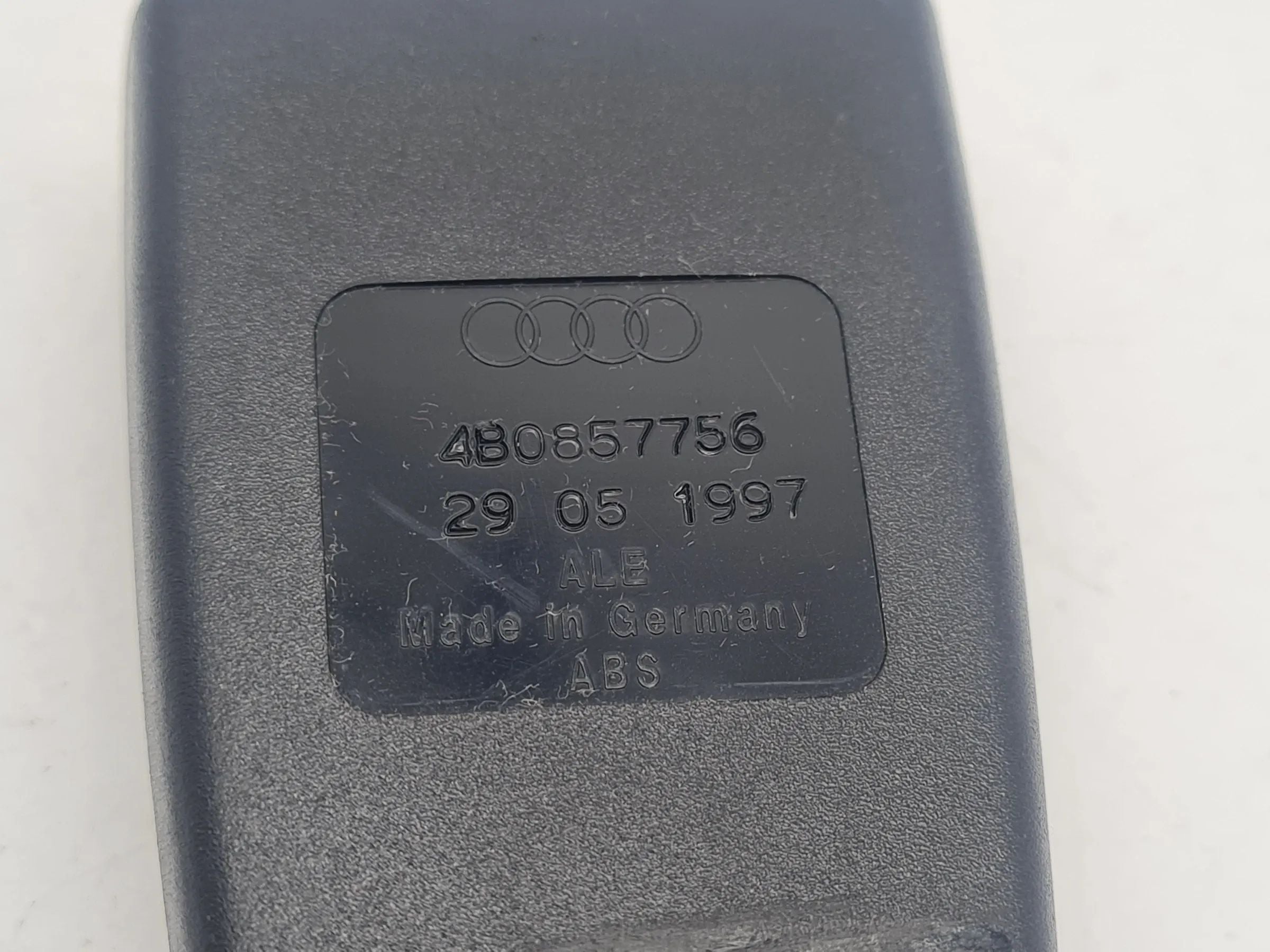 Original Audi A6 (4B2/4B4) Gurtschloss Beifahrersitz Vorne Rechts 4B0857756