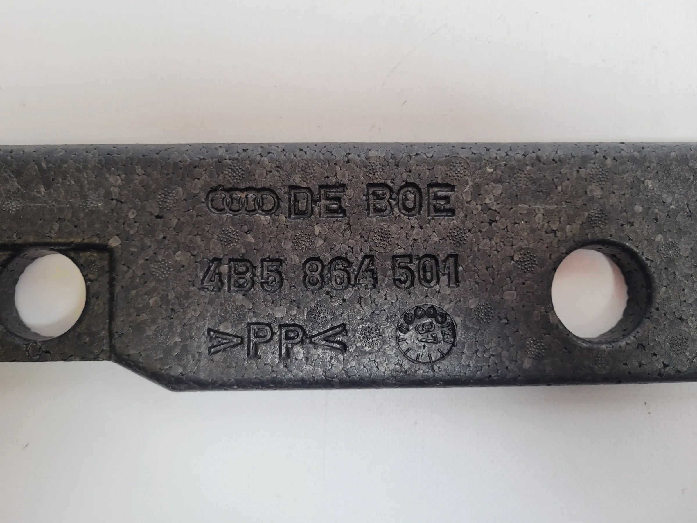 Original Audi A6 (4B2/4B4) Kofferraum Schaumstoff Füller Links 4B5864501