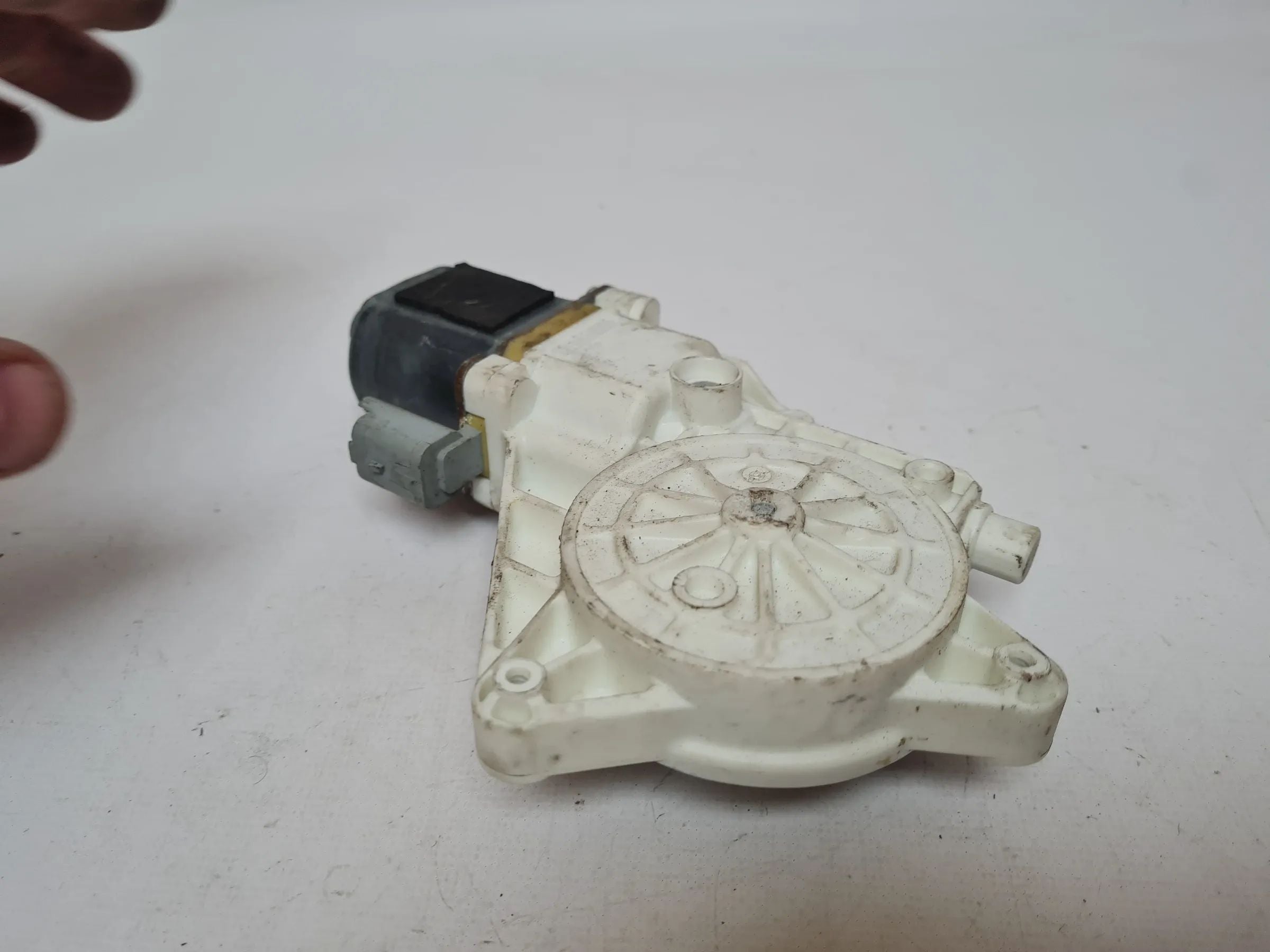 Original Nissan Micra III 3 (K12) Fensterhebermotor Rechts Vorne 0130822203