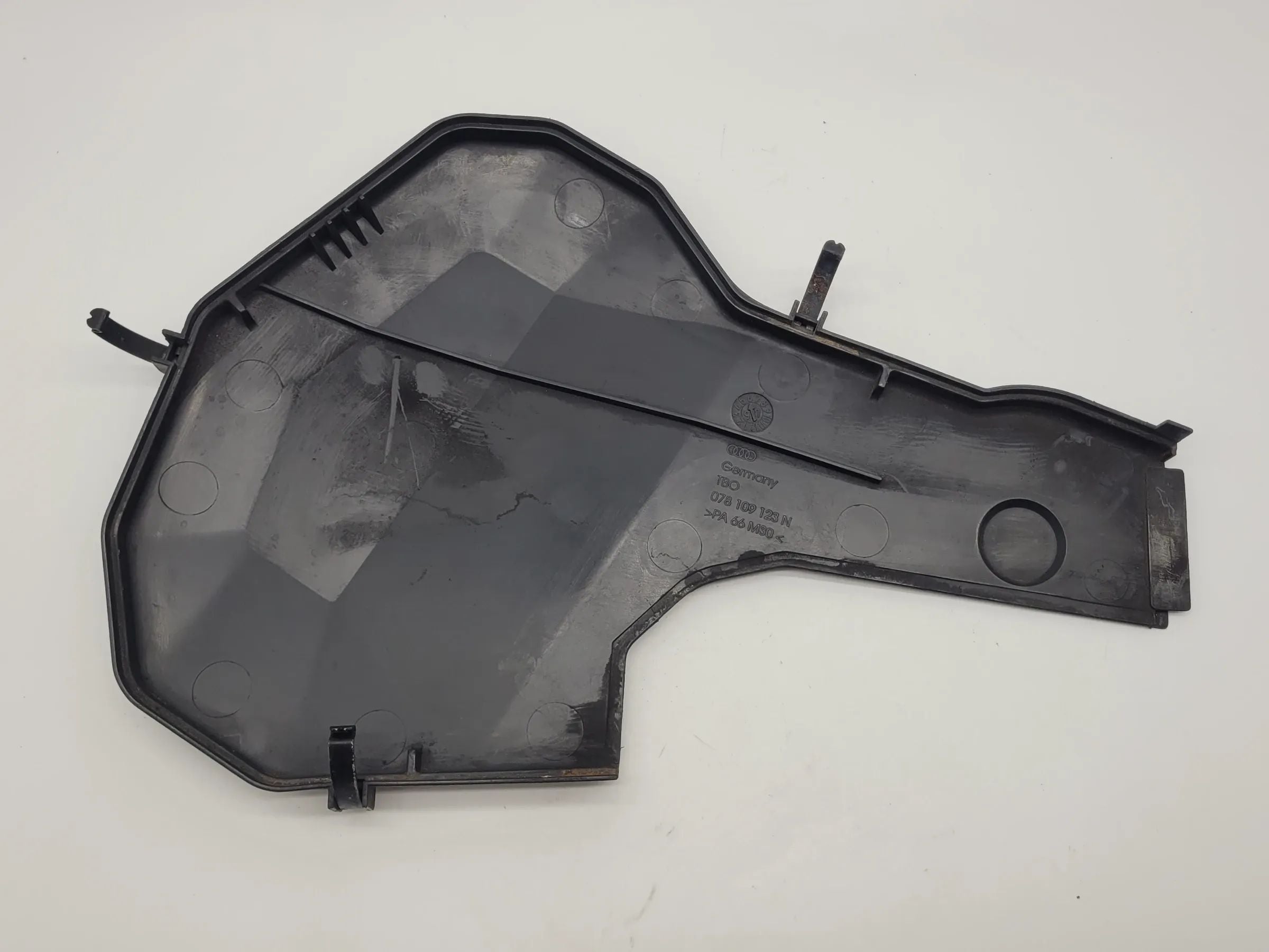 Original Audi A6 (4B2/4B4) 2.4 V6 121KW AGA Zahnriemenabdeckung Links 078109123N