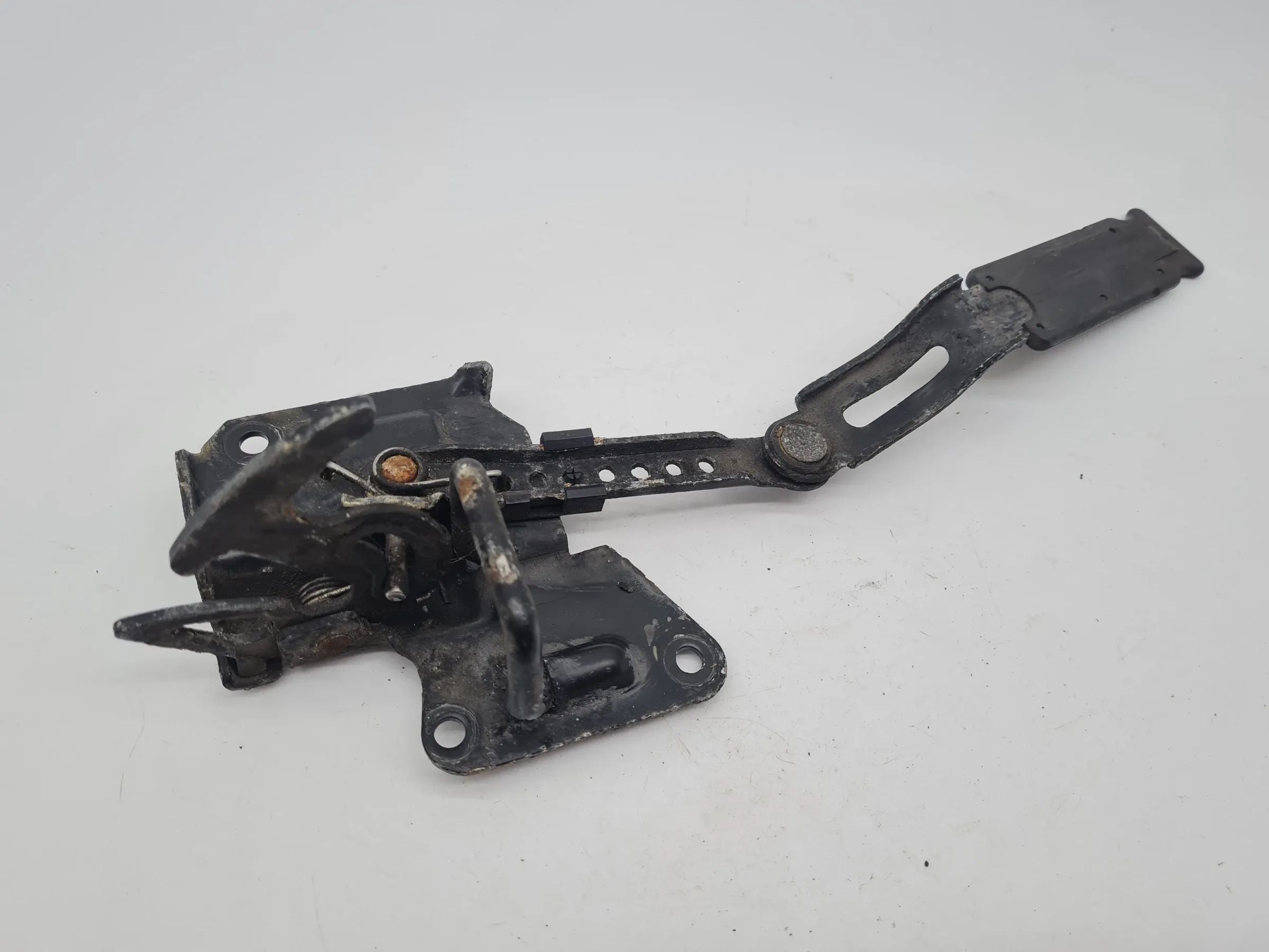 Original Audi A6 (4B2/4B4) Motorhaube Fanghaken 4B0823480C