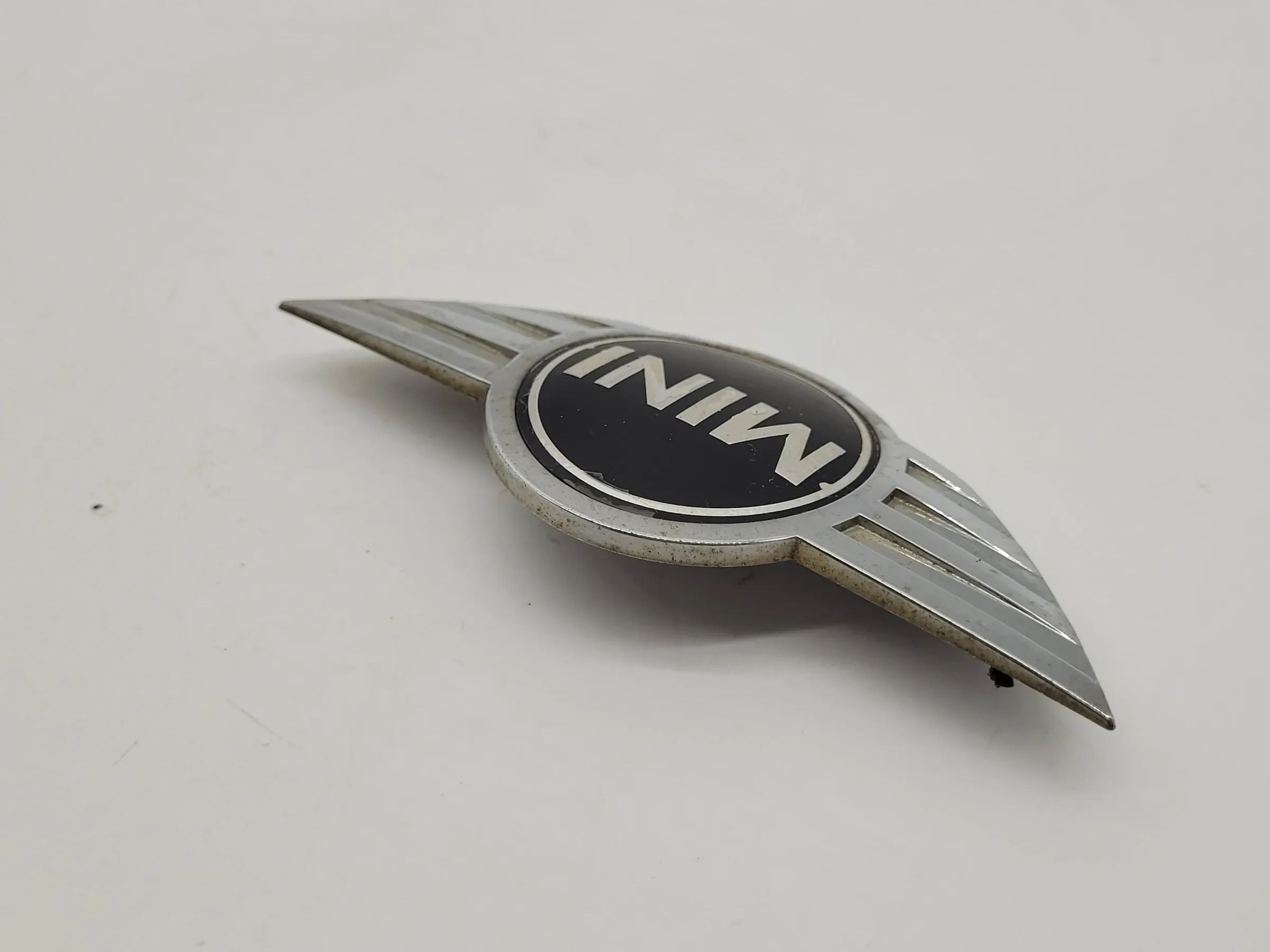 Original Mini One (R50/R53) Emblem Logo Heck 7026186